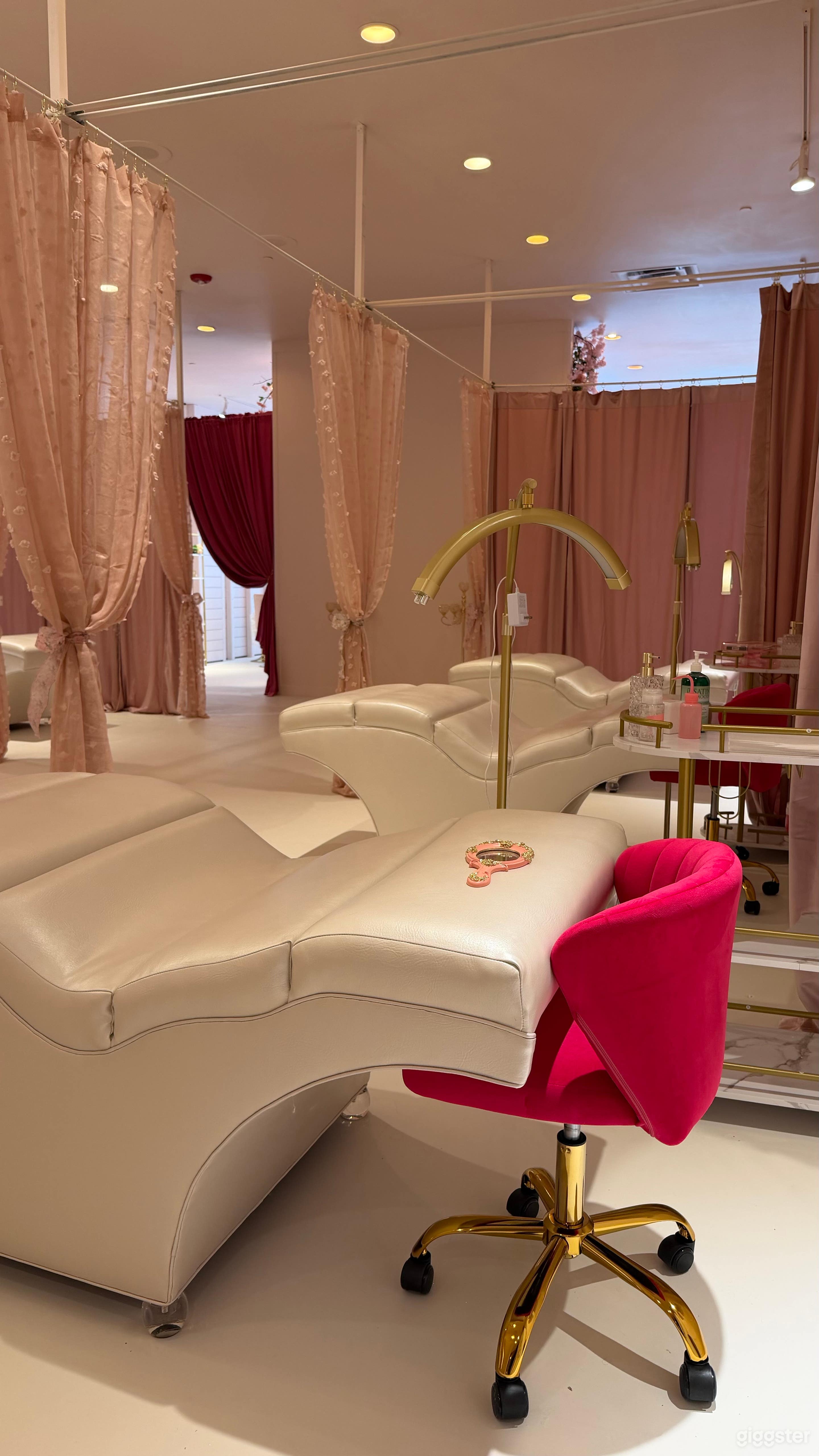 Luxury Salon Suites for Rent Photo 3