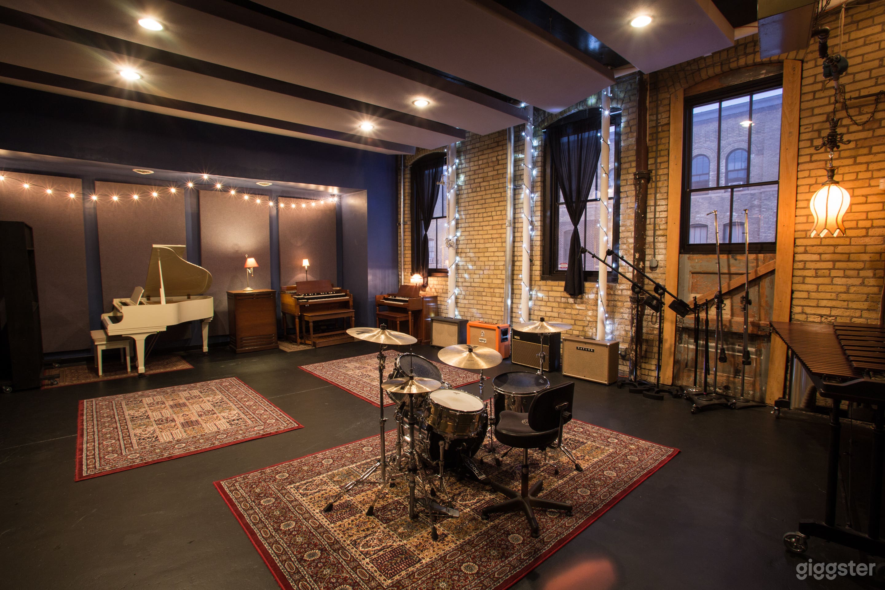 Multi room Recording Studio with tons of vibe! Photo 4