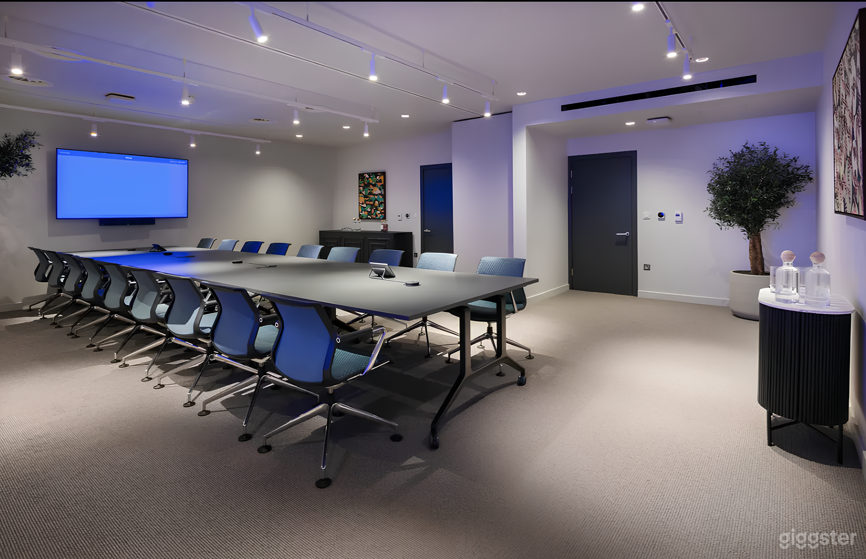 Weissman and Kariko Meeting Room Combined Photo 3