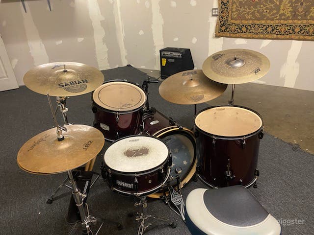  Multi-use Warehouse Studios 