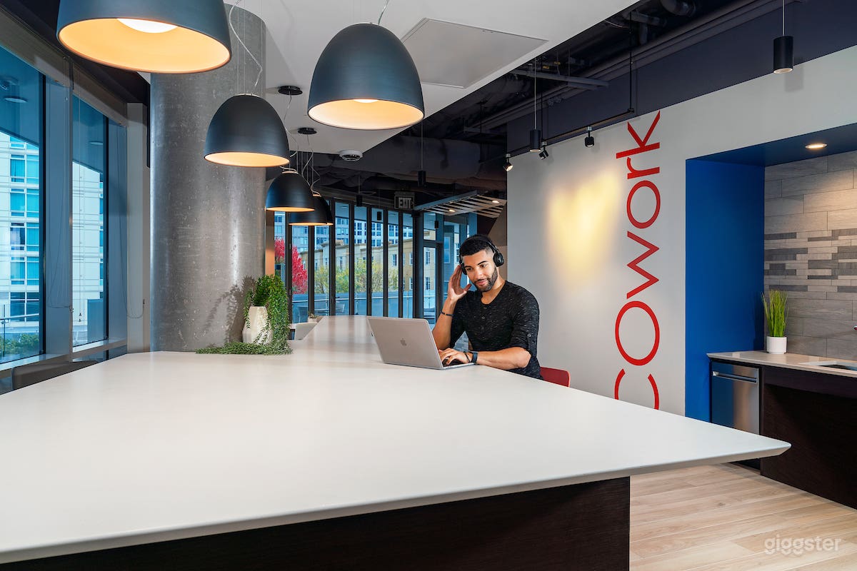 Incredible Co-Working Lounge &amp; Patio in Bellevue Photo 2