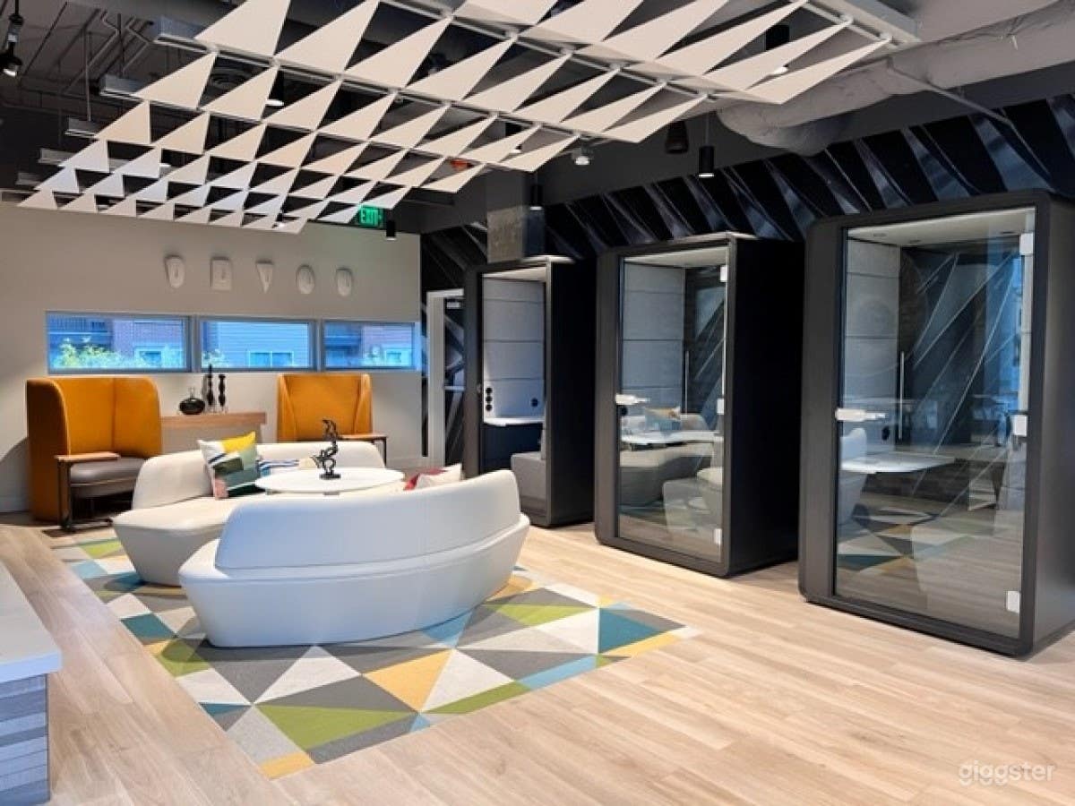 Incredible Co-Working Lounge &amp; Patio in Bellevue Photo 1