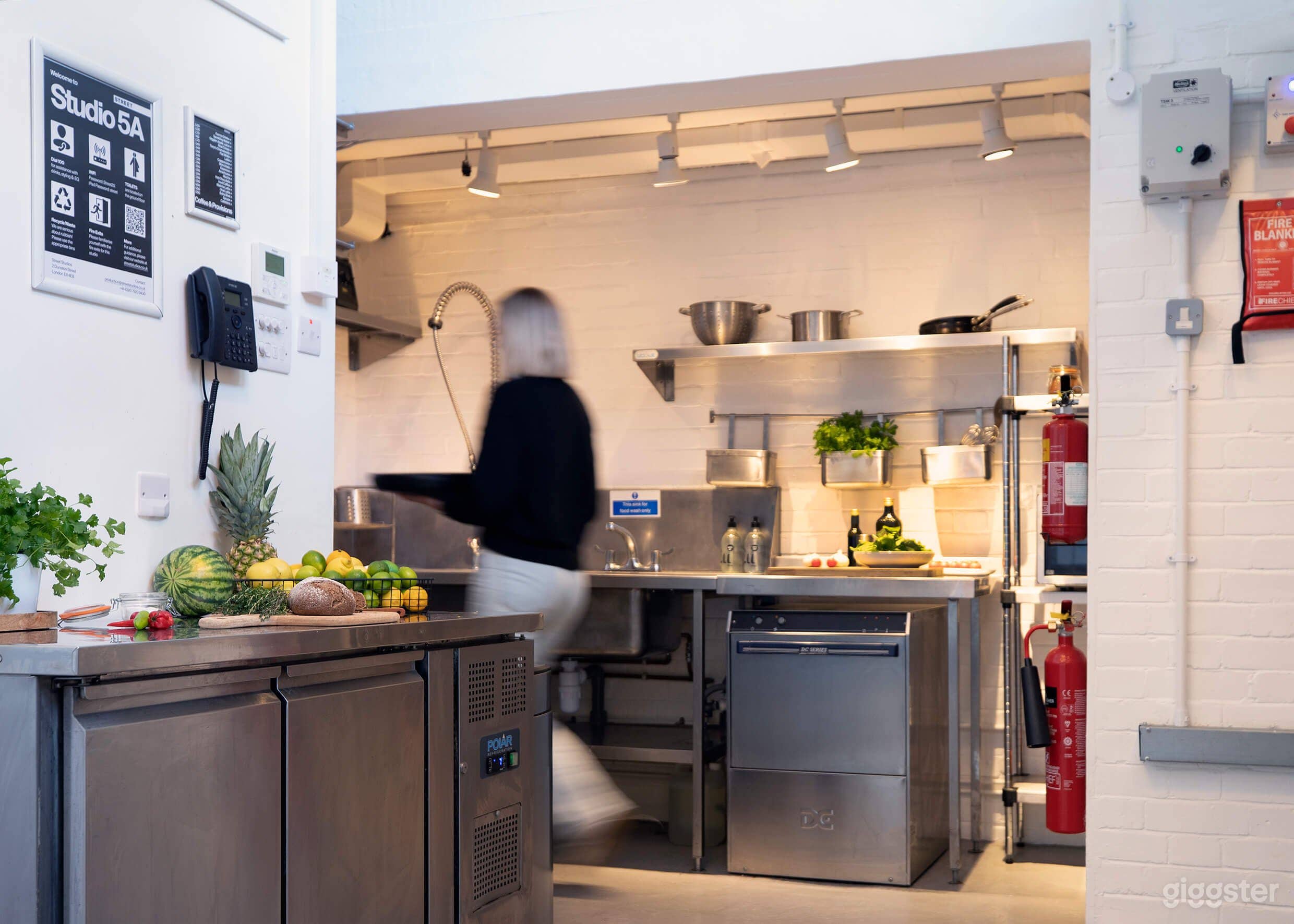 Kitchen Studio Photo 4