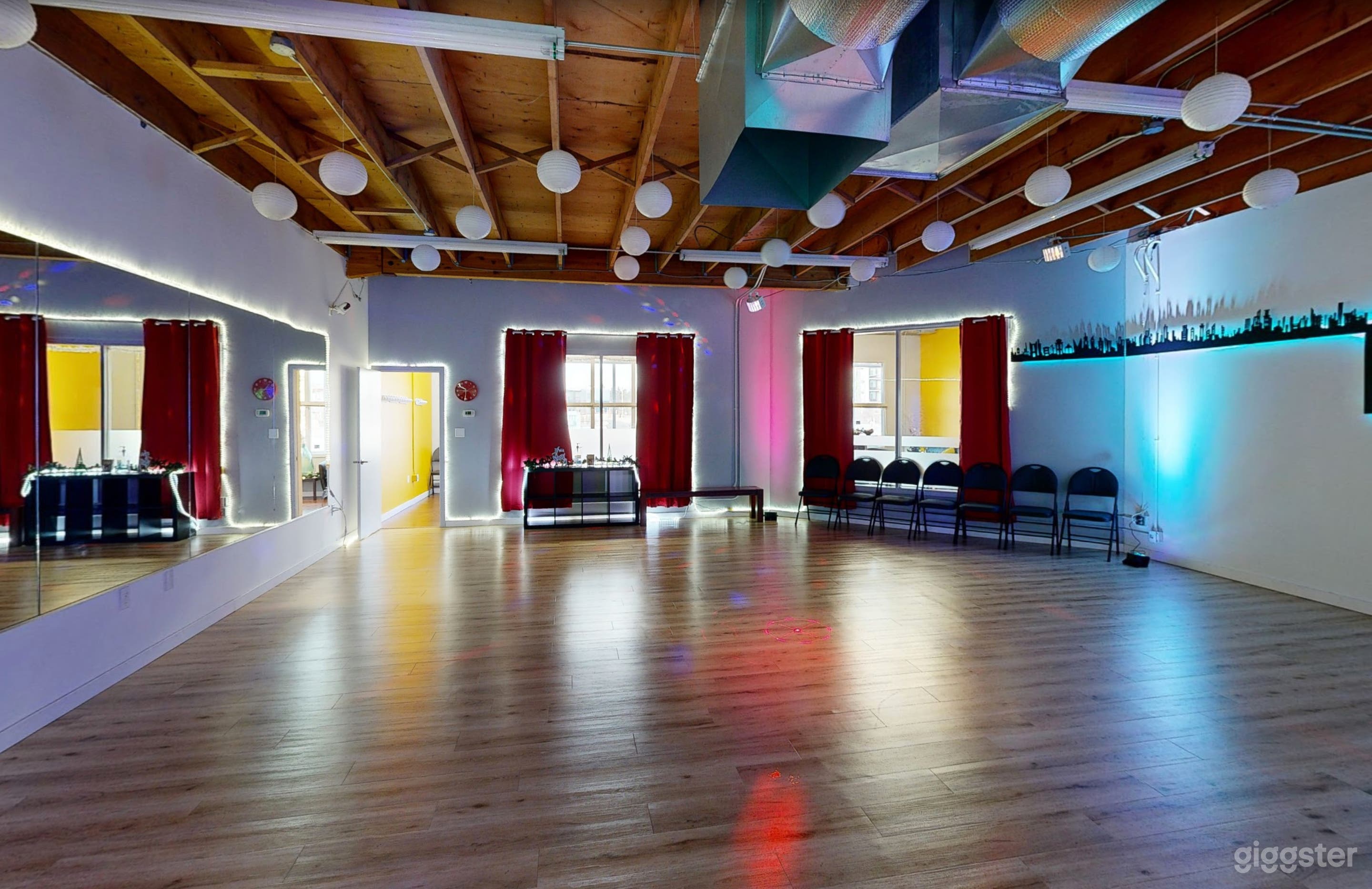 Spacious Dance Studio in Great Central Location Photo 1