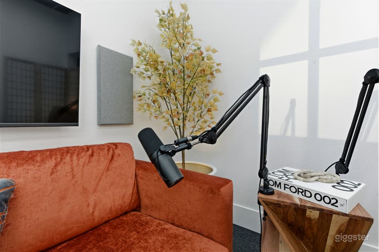  Couch Talk |  Podcast & Conversation Studio 