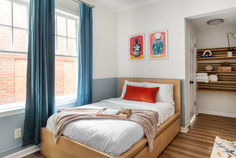  Parkfront Bloom - Chic Studio Park Nearby 