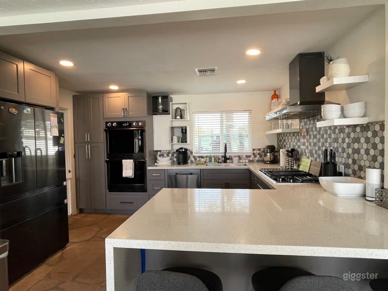  Mid Century Tucson Oasis 