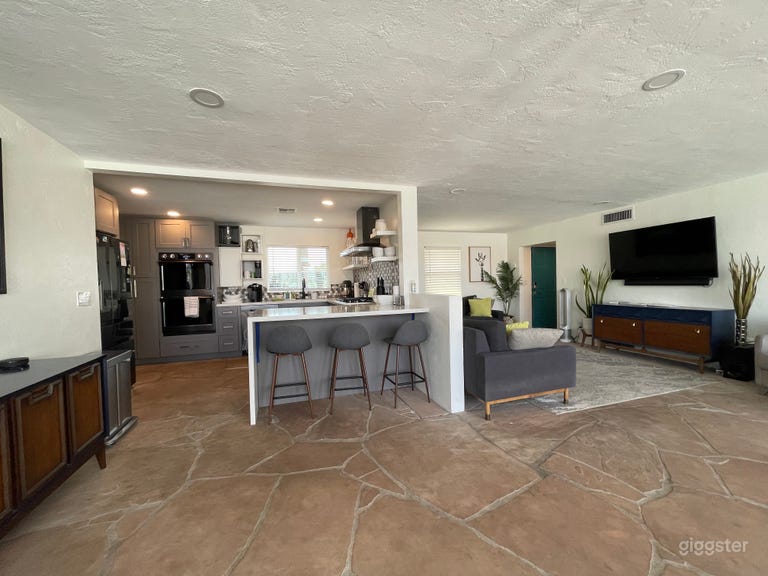  Mid Century Tucson Oasis 