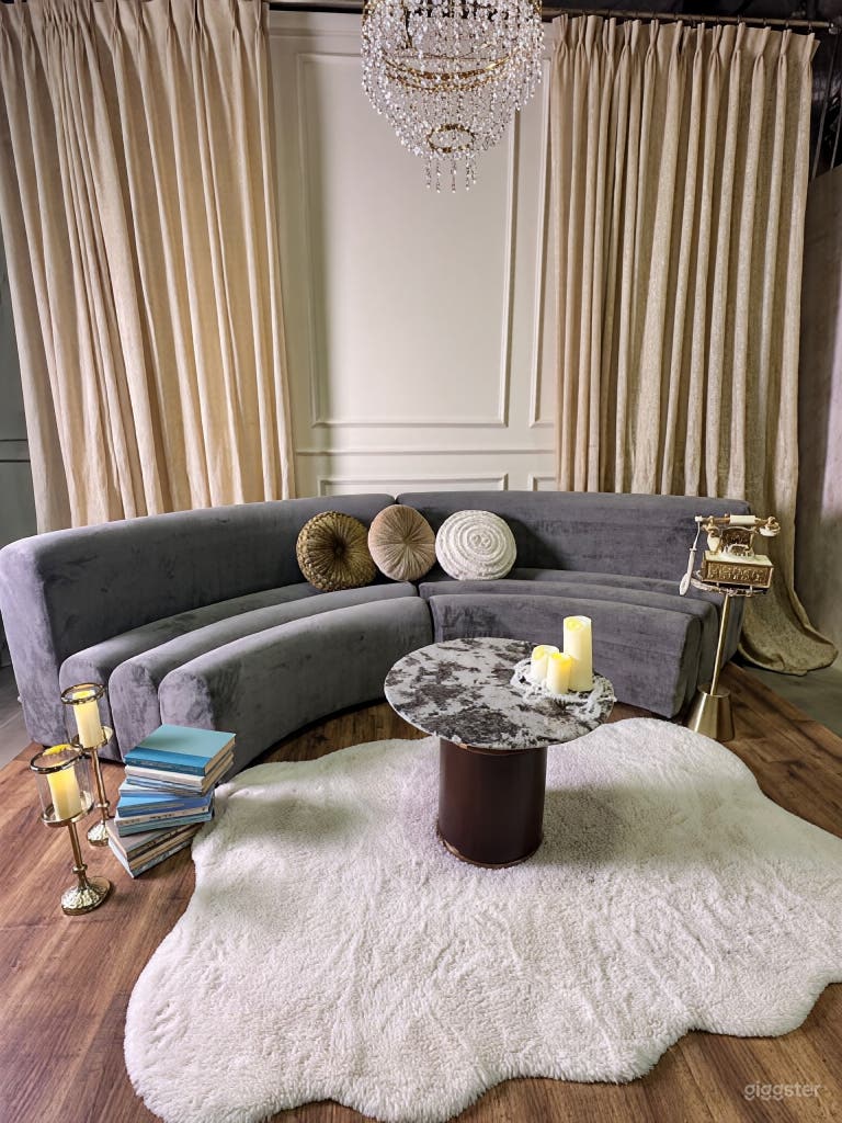  Salón Minimalista: Seccional Curvo de Terciopelo - Estudio Fotográfico 