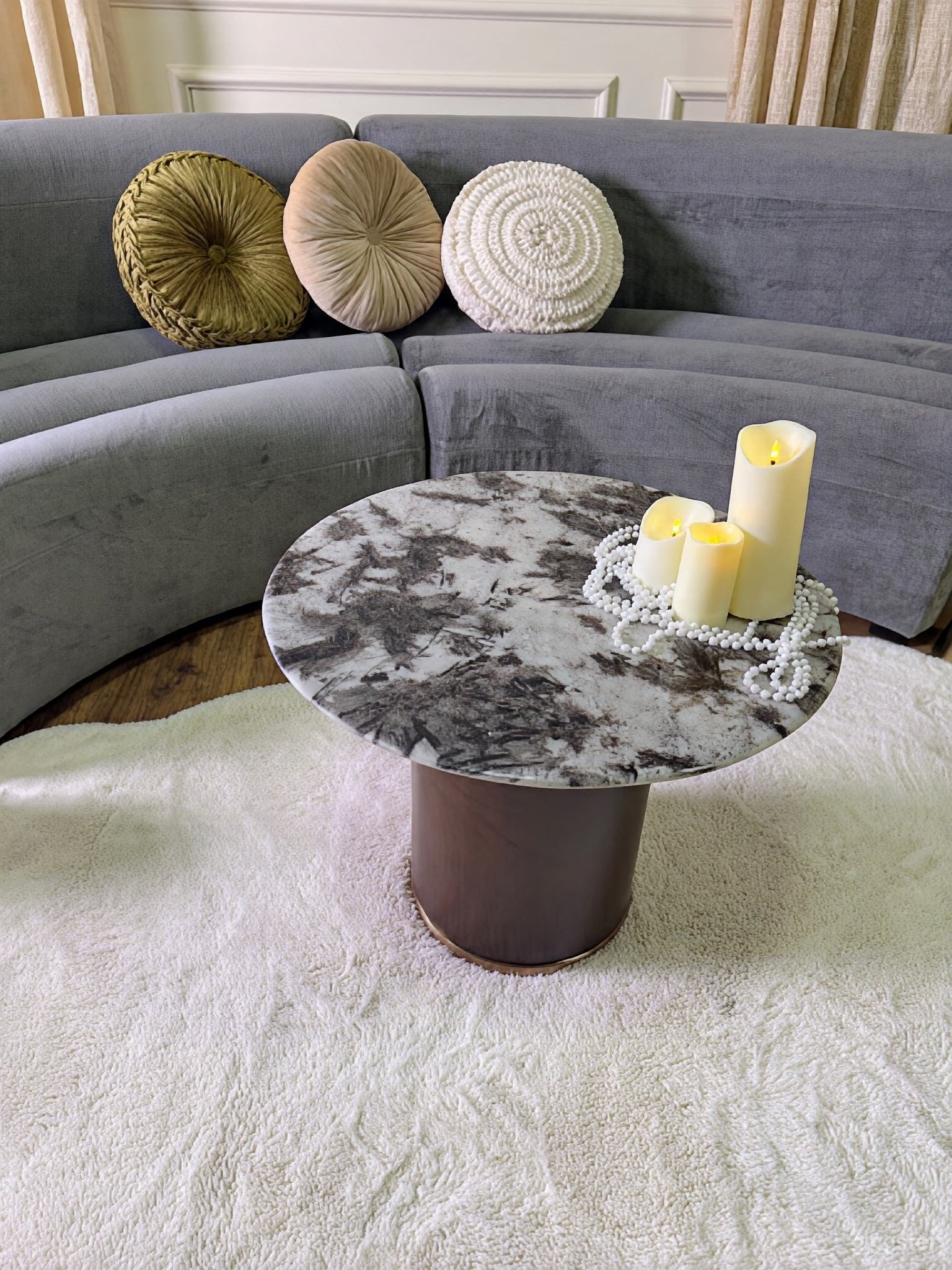 Minimalist Lounge: Curved Velvet Sectional - Photo Studio Photo 3