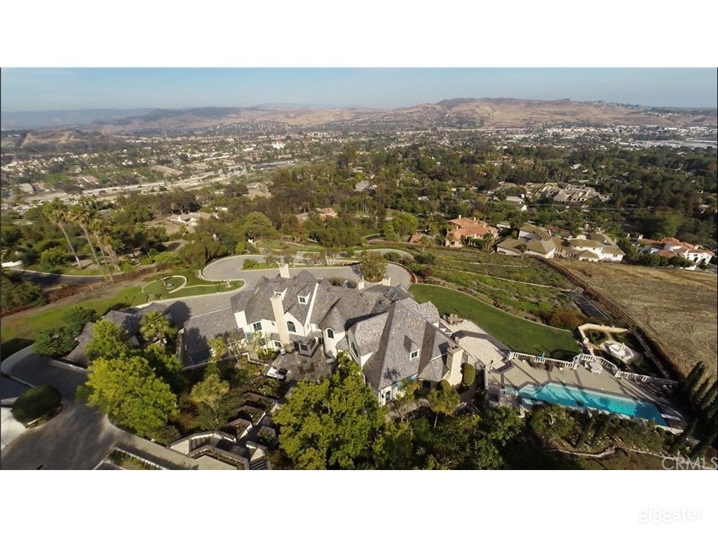 Dream mansion for shoot Photo 1