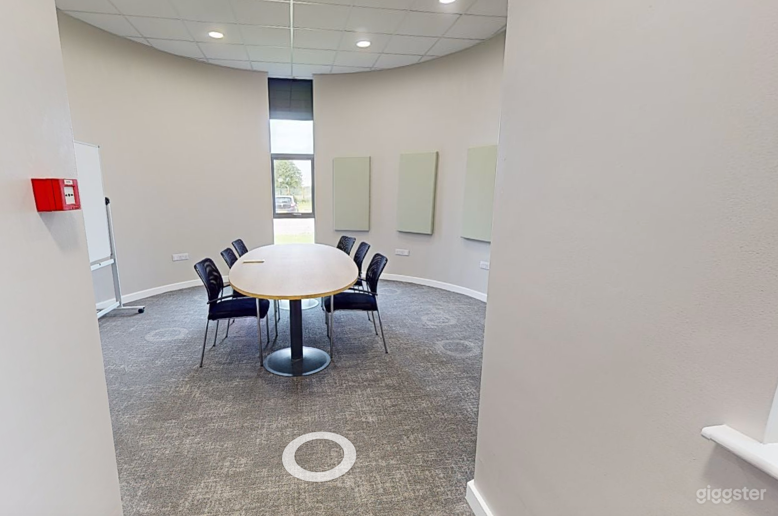 Modern Meeting Room 6 in Cambridge Photo 4