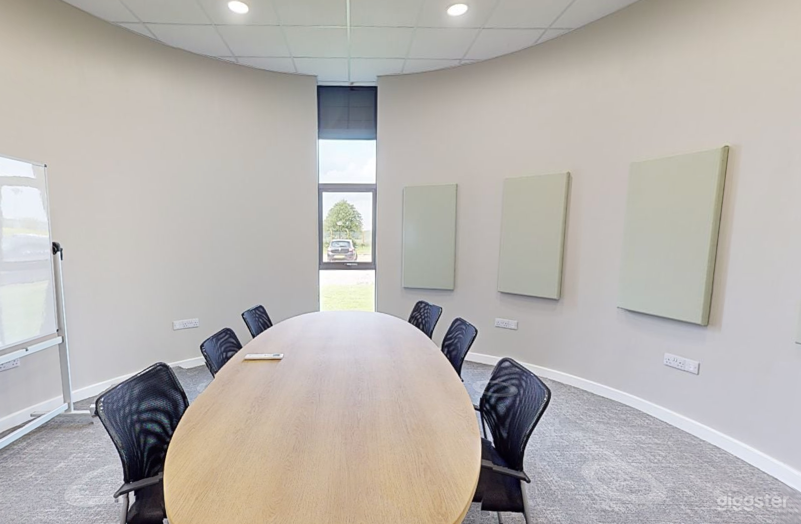 Modern Meeting Room 6 in Cambridge Photo 1