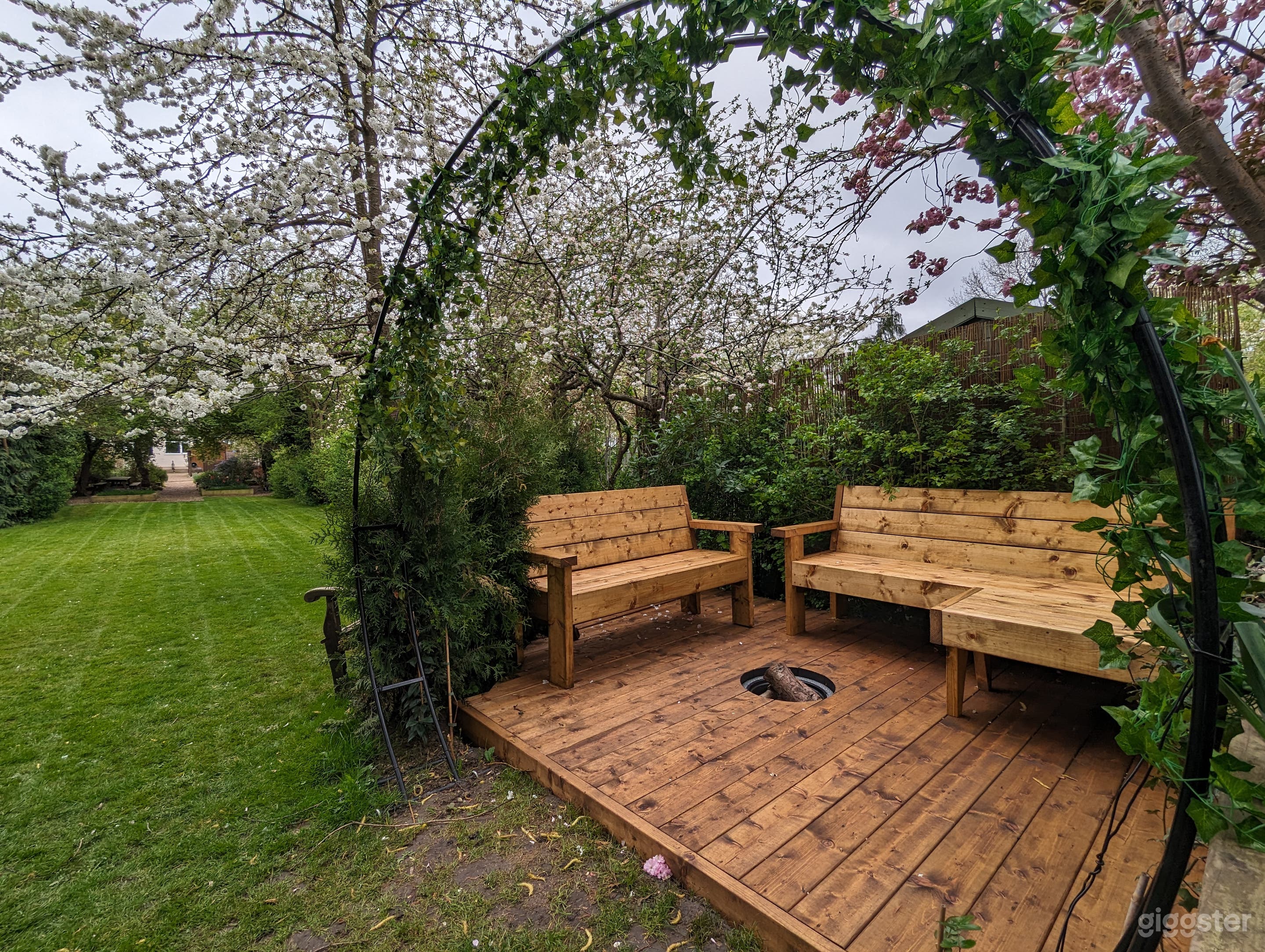 Spacious and Charming Backyard Hideaway Photo 1
