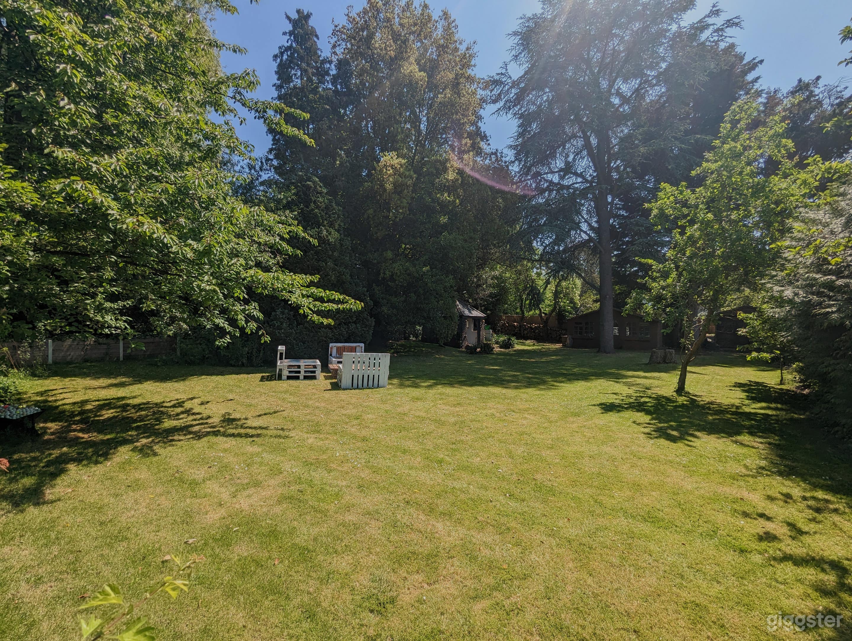 Spacious and Charming Backyard Hideaway Photo 2
