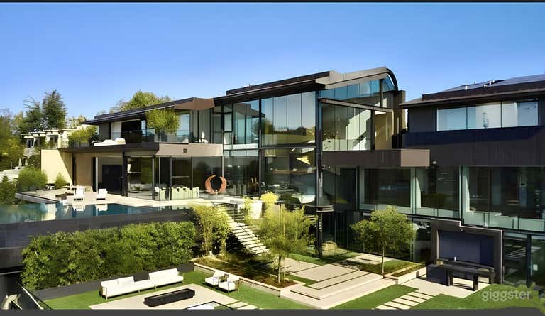  Contemporary Opulent Living with Panoramic views 