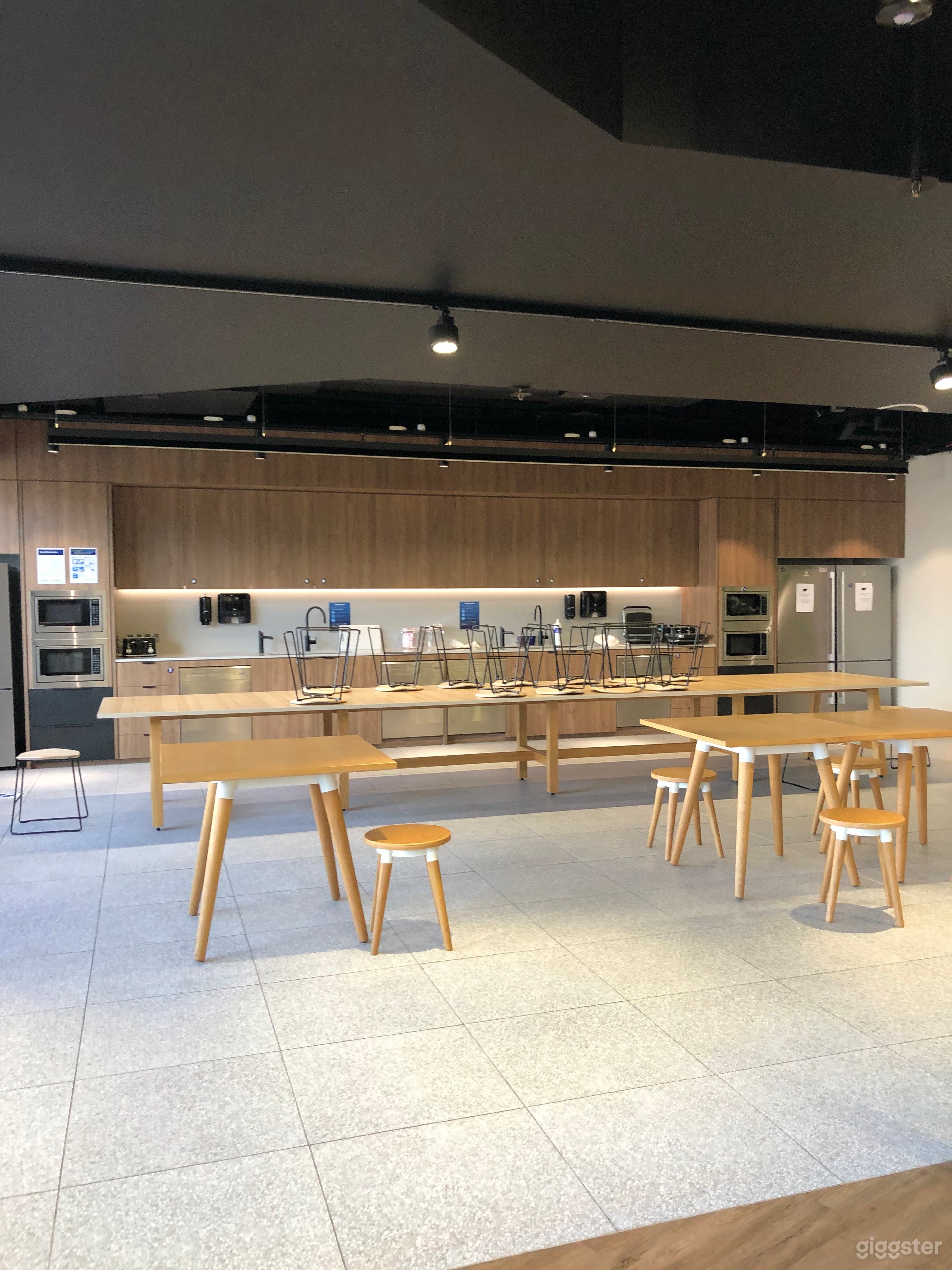 Podium &amp; Terrace Space Photo 4