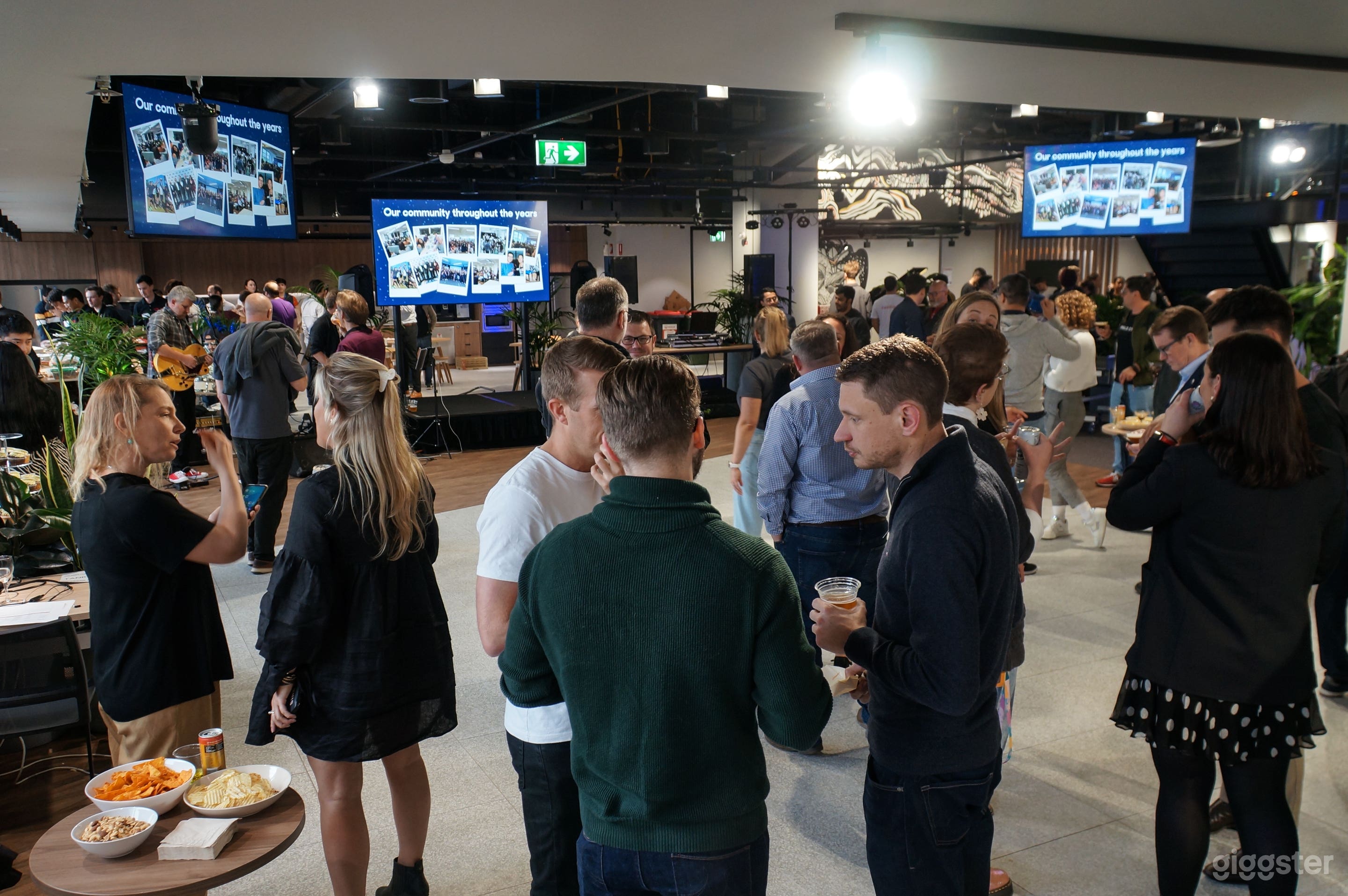 Podium &amp; Terrace Space Photo 2