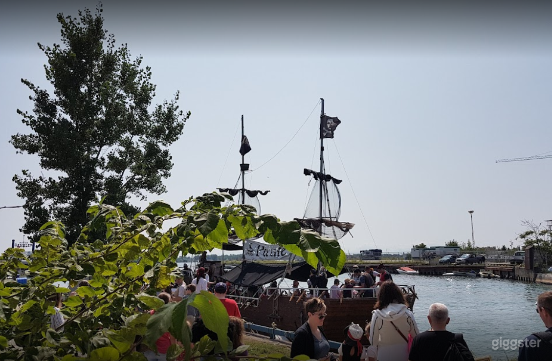 Floating Dock And Pier Downtown Toronto Photo 4