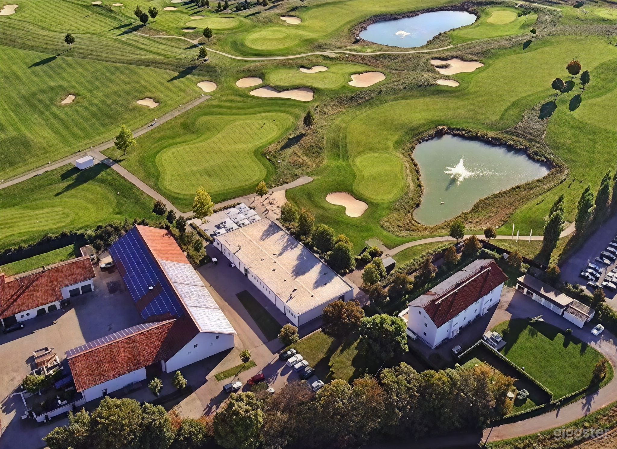 Veranstaltungs und Gastronomiebereich am Golfplatz Foto 1