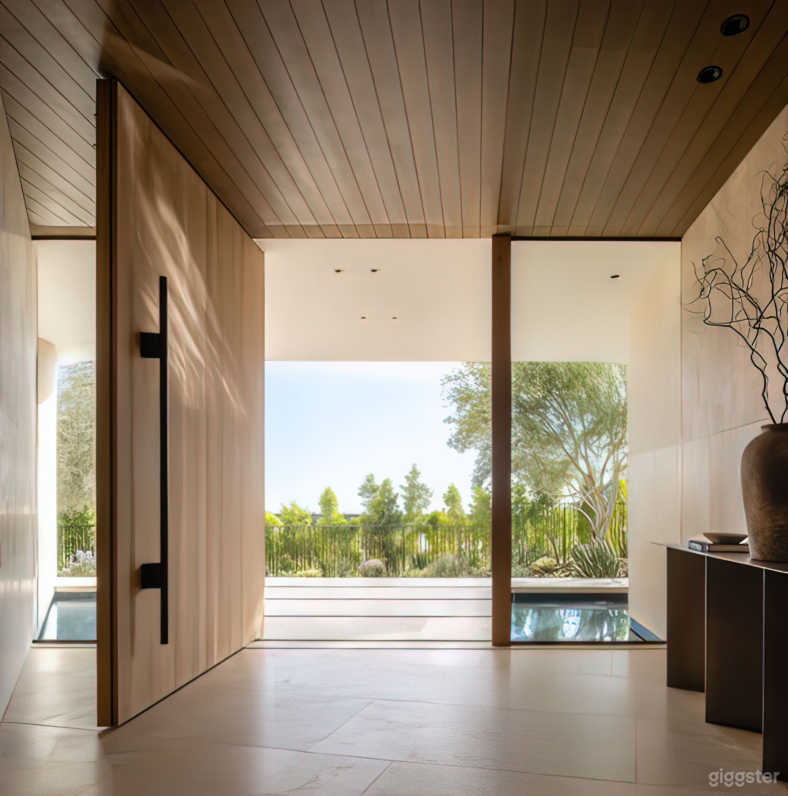 STRADELLA SANCTUARY: CINEMATIC ELEGANCE Photo 4