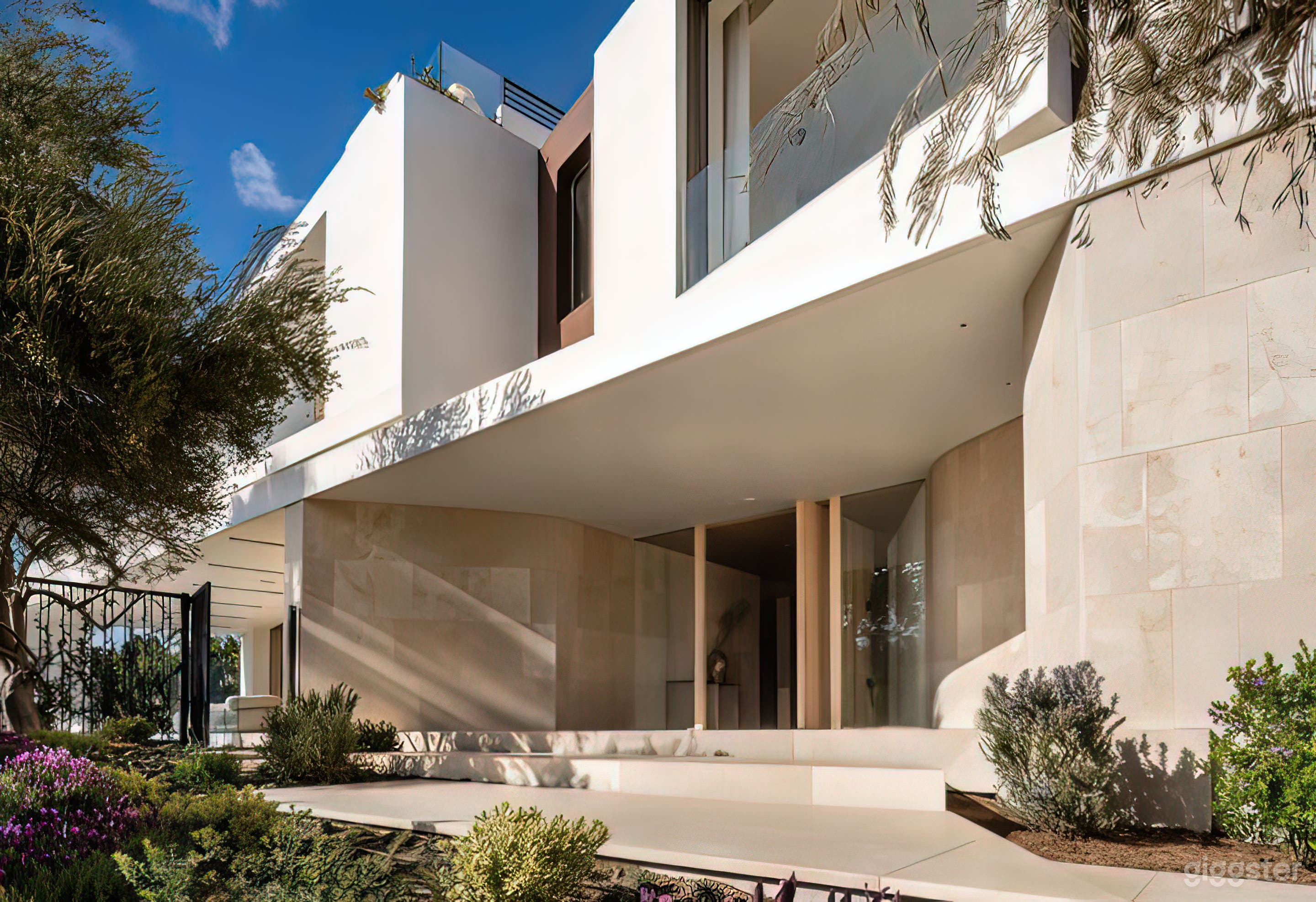 STRADELLA SANCTUARY: CINEMATIC ELEGANCE Photo 3