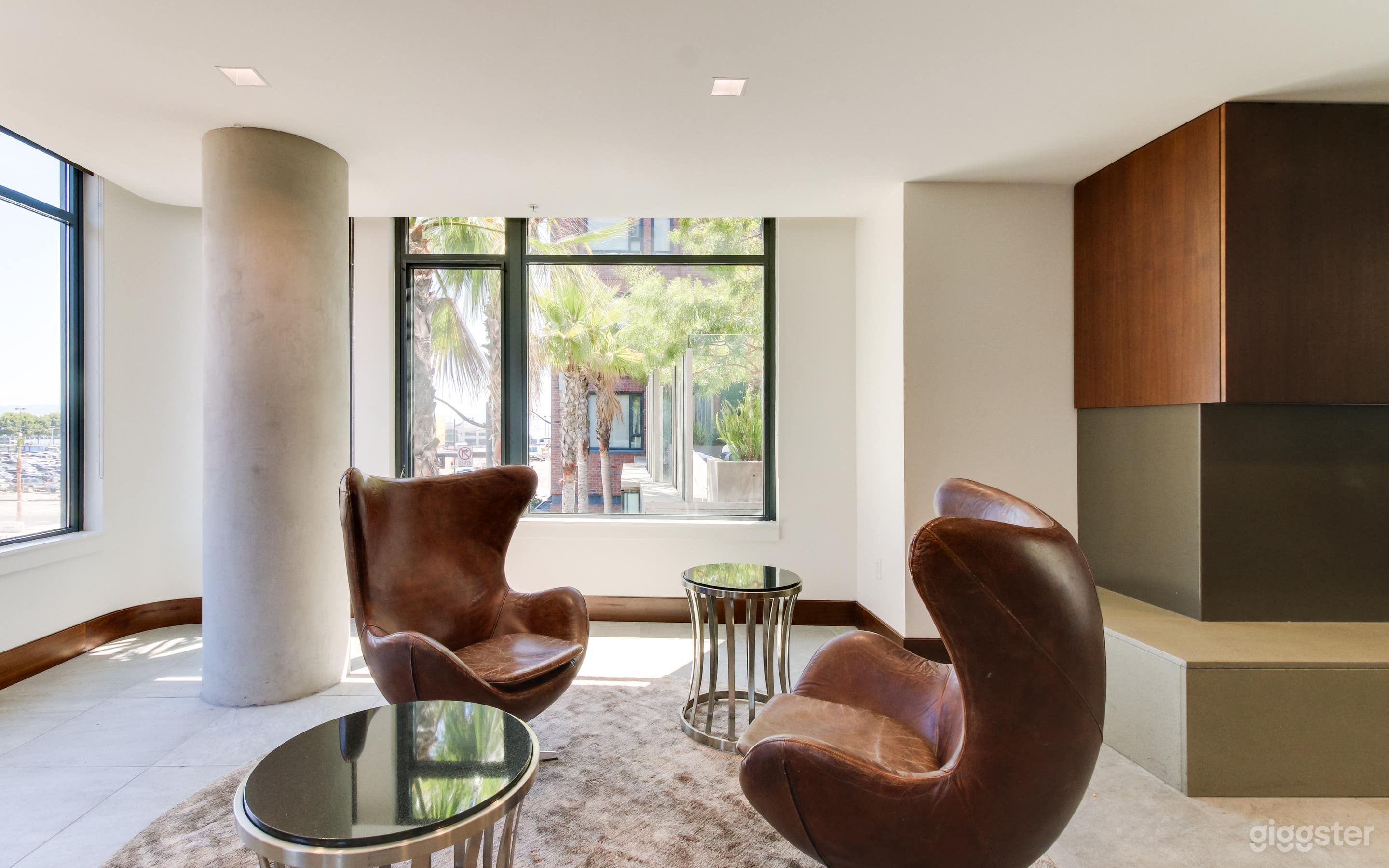 Classy Entertainment Lounge in Mission Bay Photo 4