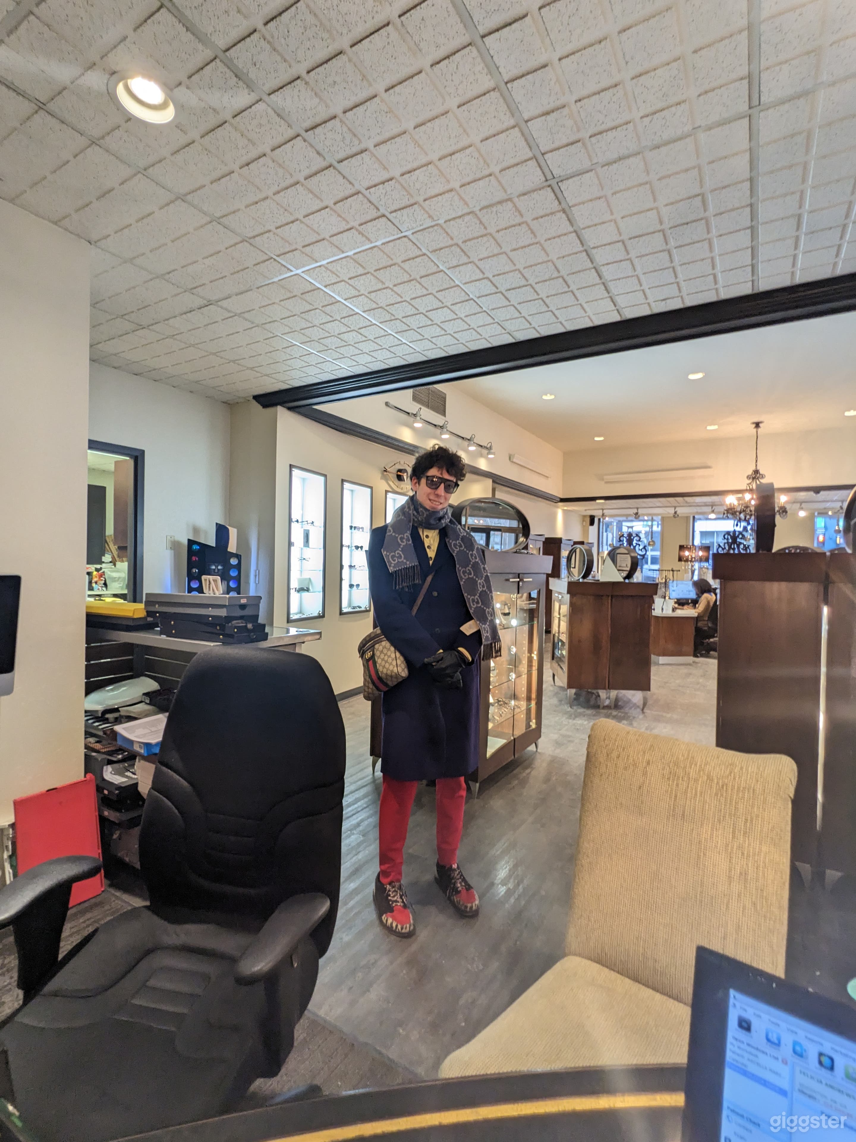 Business classic bohemian artsy part of downtown Photo 4