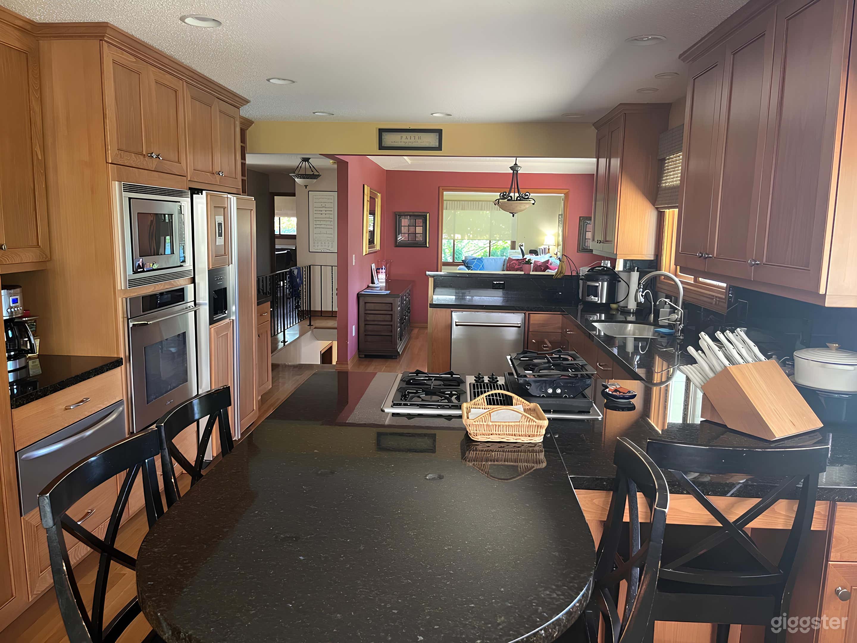 Absolutely Immaculate Bridlemile Home Photo 2