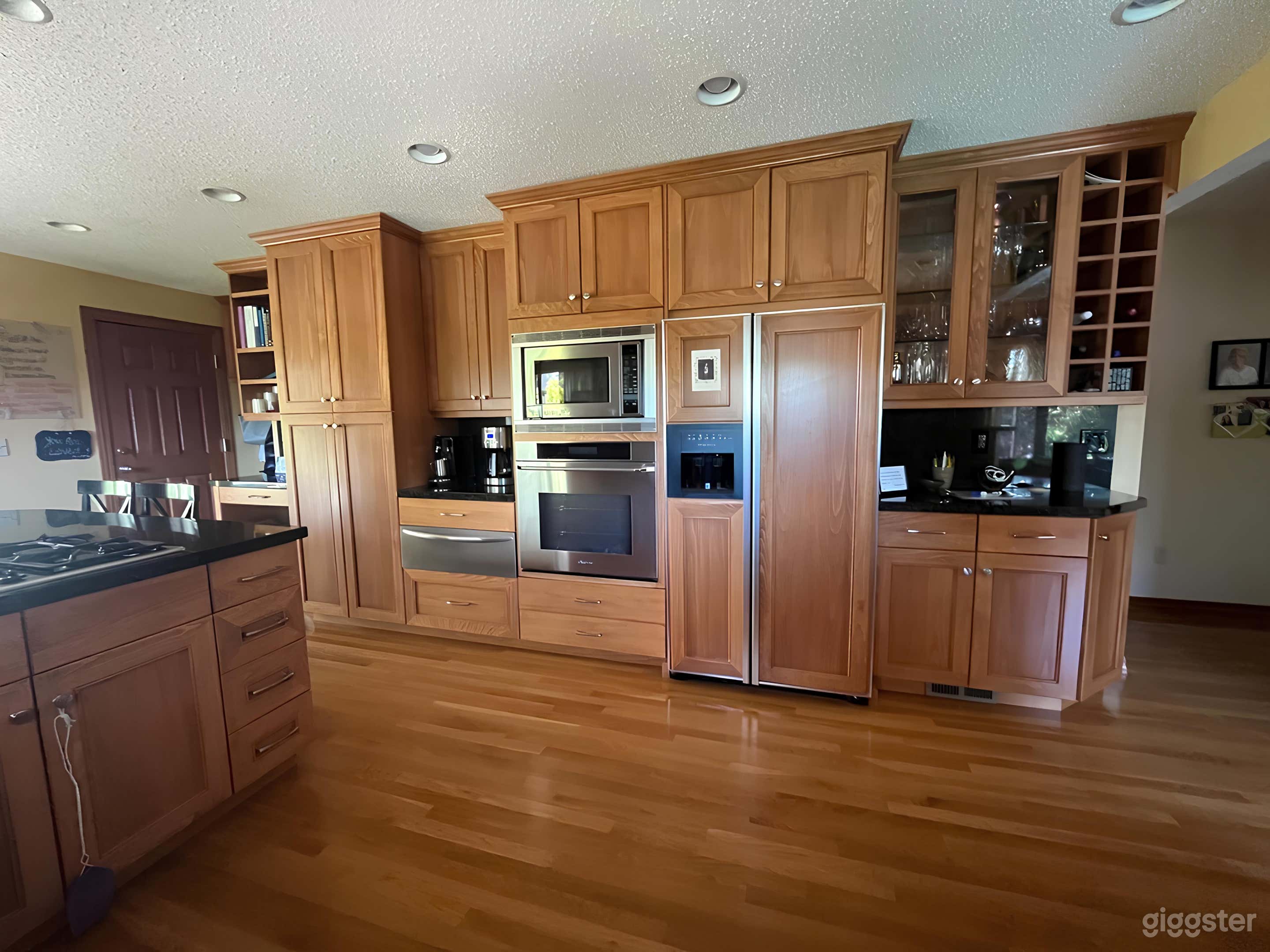 Absolutely Immaculate Bridlemile Home Photo 4