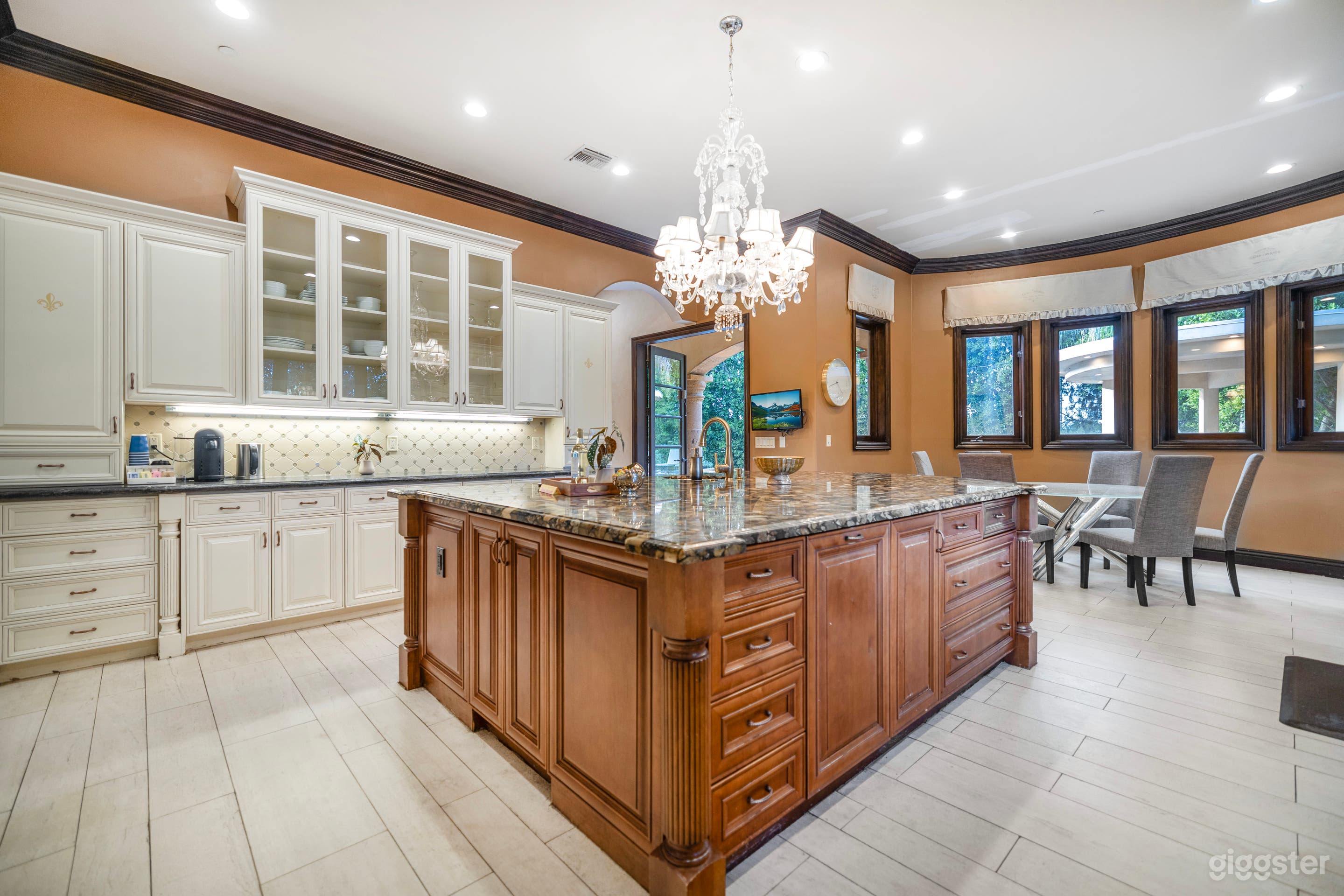 SERANO ESTATE MEDITERRANEAN/ POOL/ COLUMNS/ GLAM Photo 4