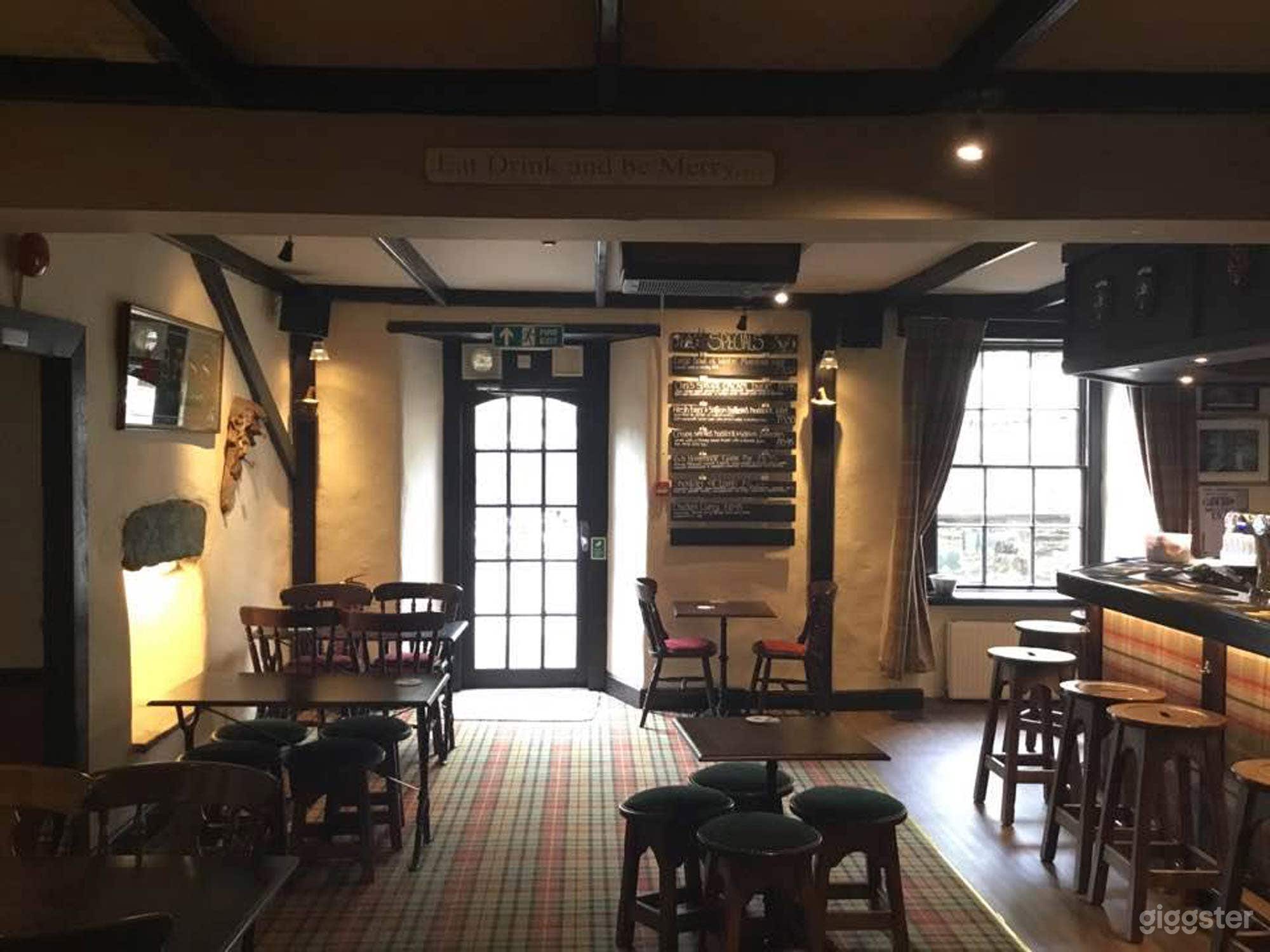 Cozy Bar in Dunkeld Photo 3