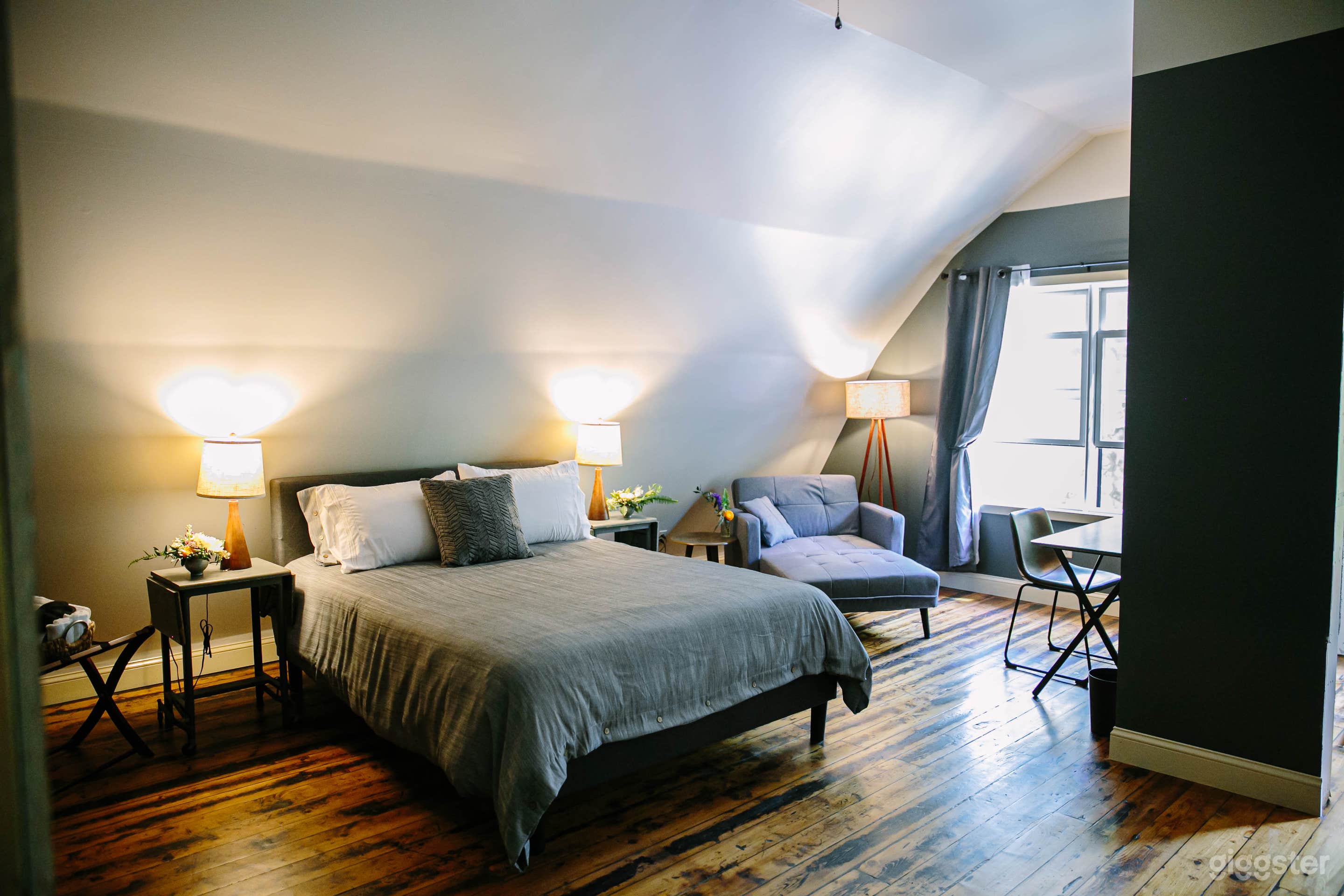 200+ Mountainside Acres of an Abandoned Zoo  Photo 4