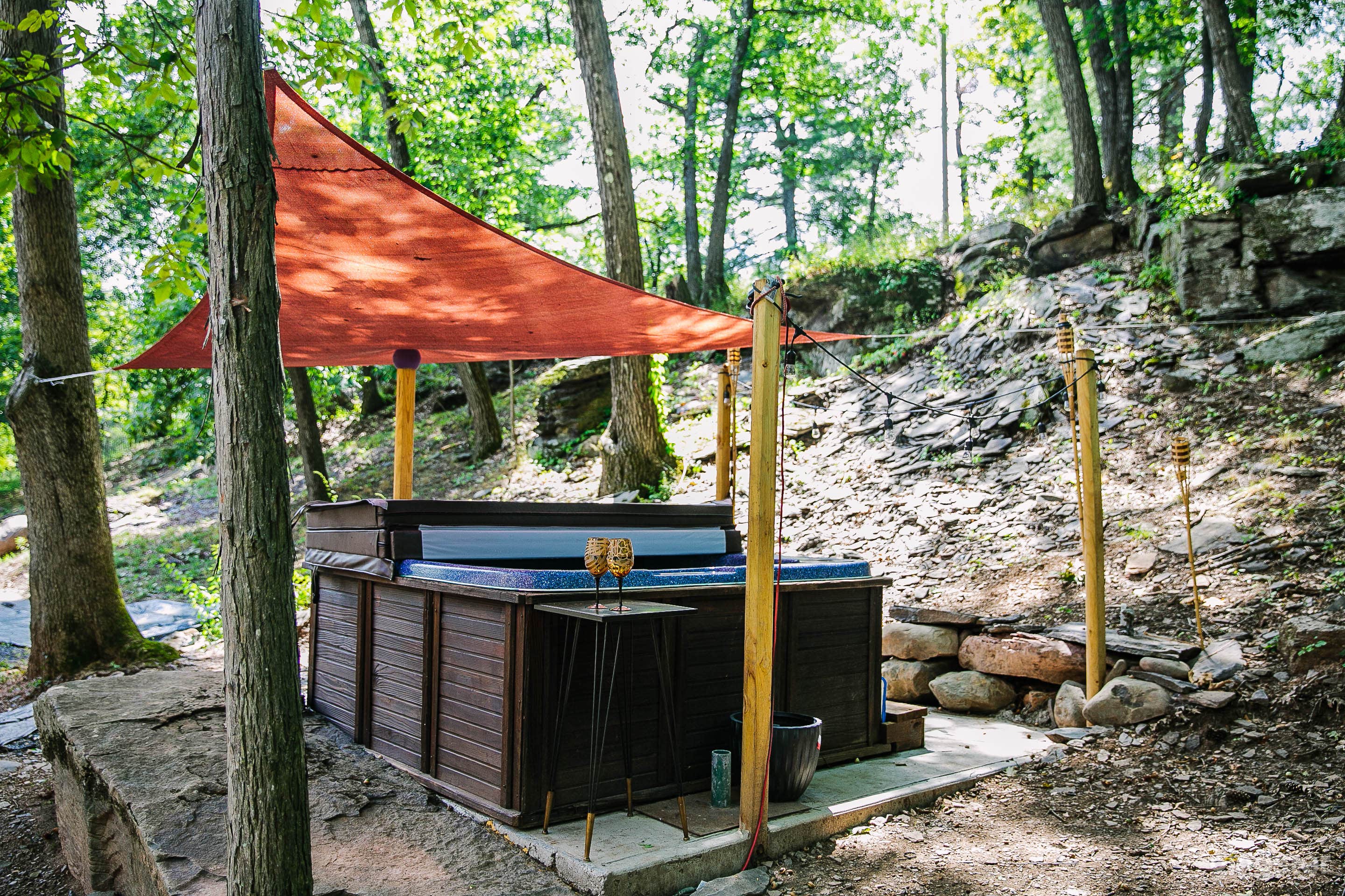 200+ Mountainside Acres of an Abandoned Zoo  Photo 3