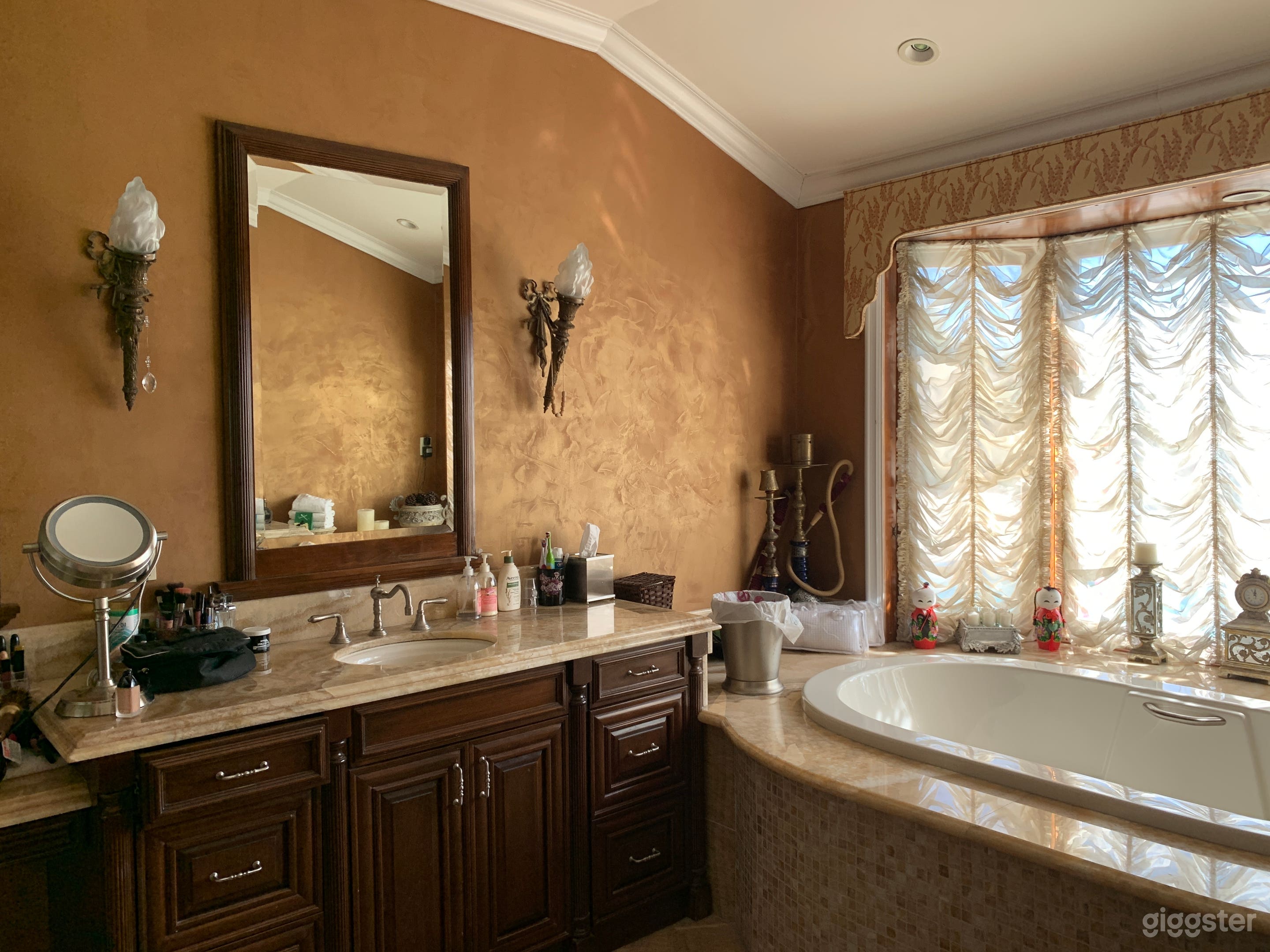 Amazing Views and Pool in Bel Air House Photo 4