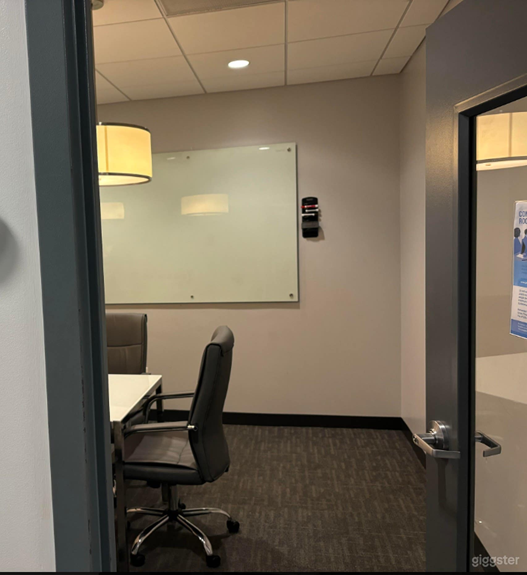 Executive Meeting Suite for 12 Photo 2