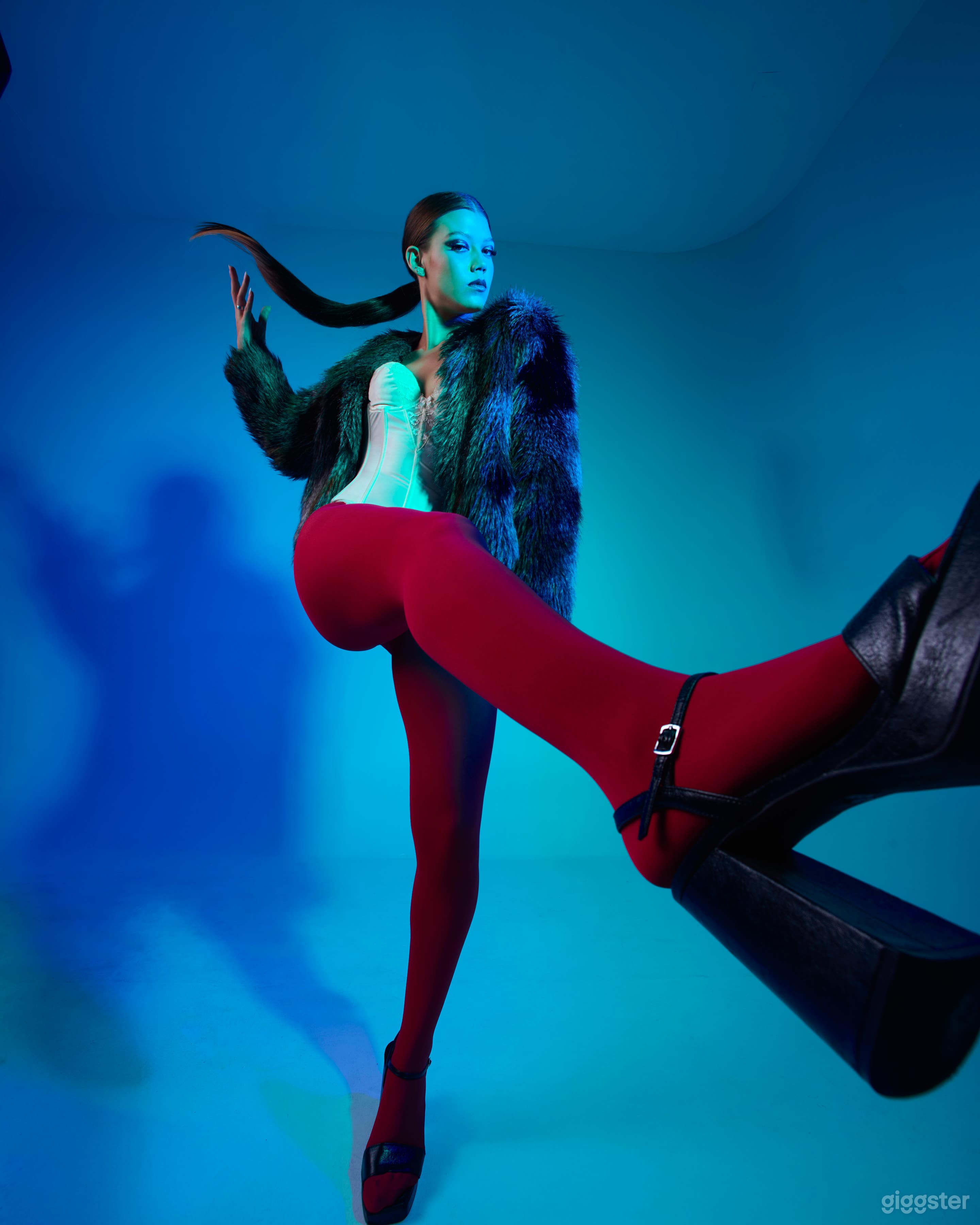 Cyc Wall Photo Studio in Mid City Photo 2