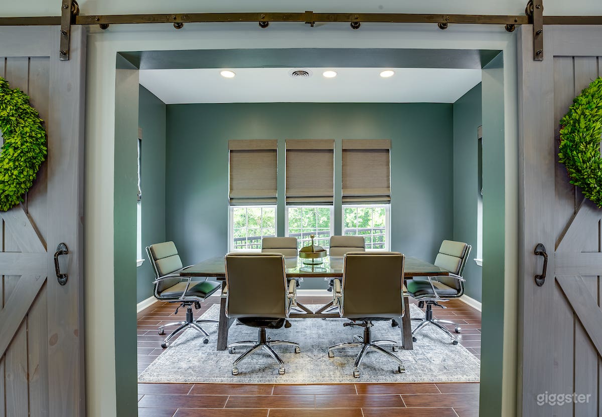 Country-Style Clubhouse in Franklin Photo 2