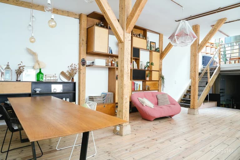  Designer-Loft mit warmer & einladender Atmosphäre 
