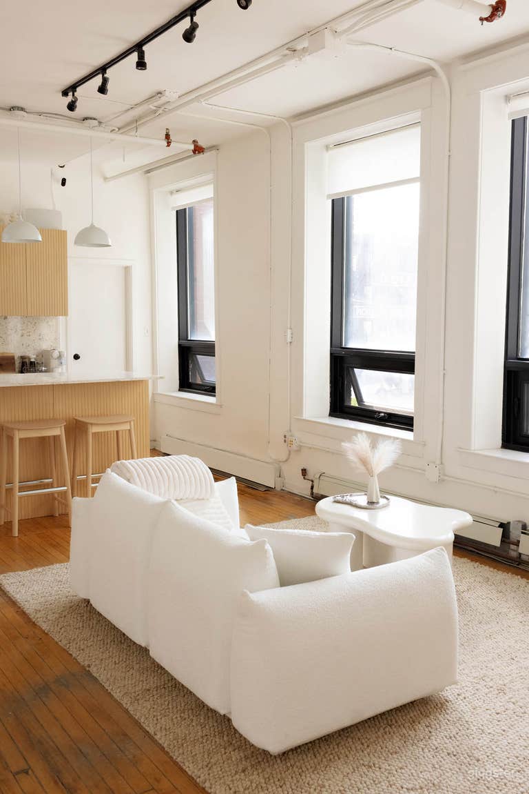  Wide open windows for maximum natural light 