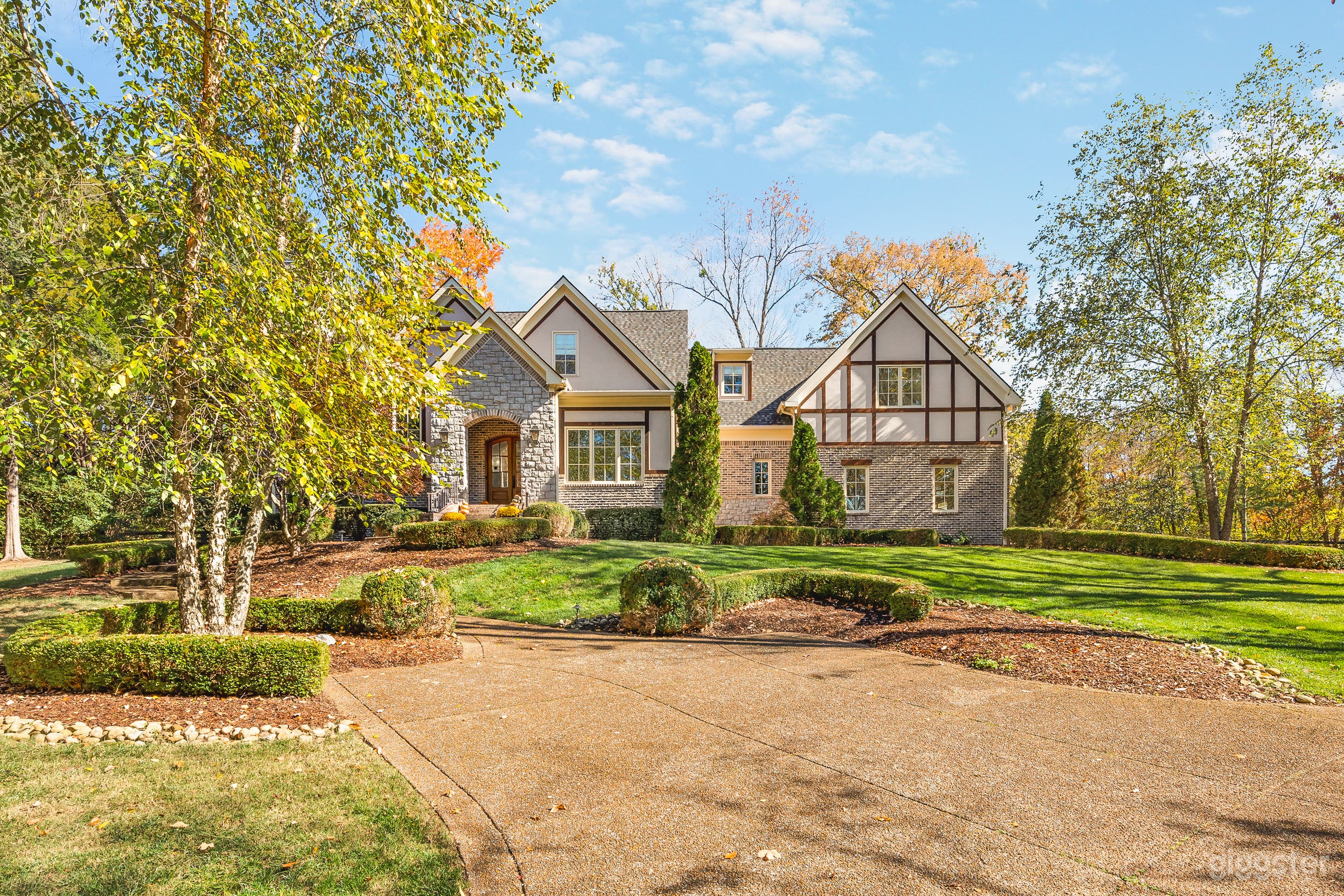 VIEW FROM TOP OF DRIVEWAY