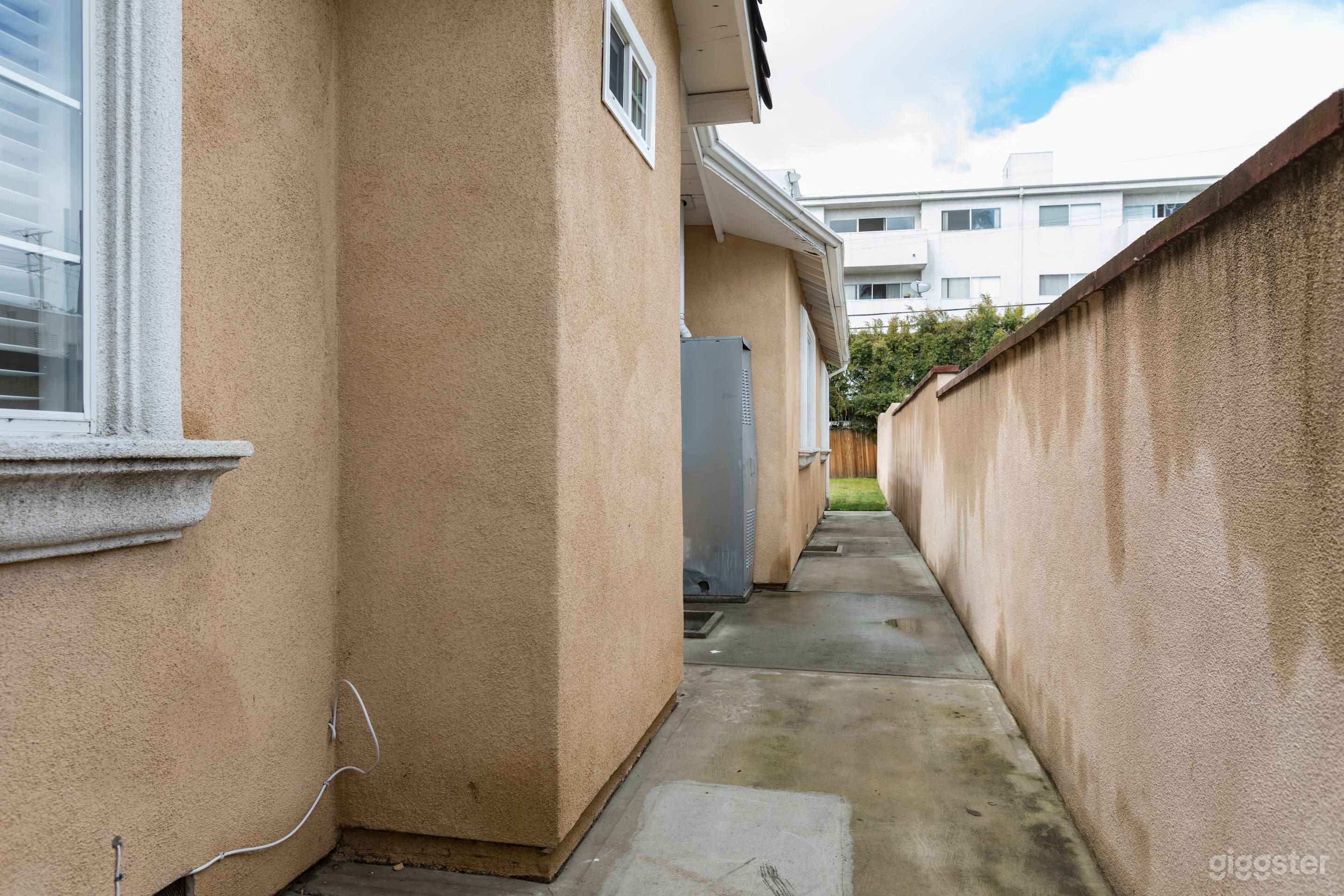 Comfortable Home With Backyard Photo 3