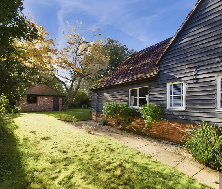  Outdoor Garden and Porch  