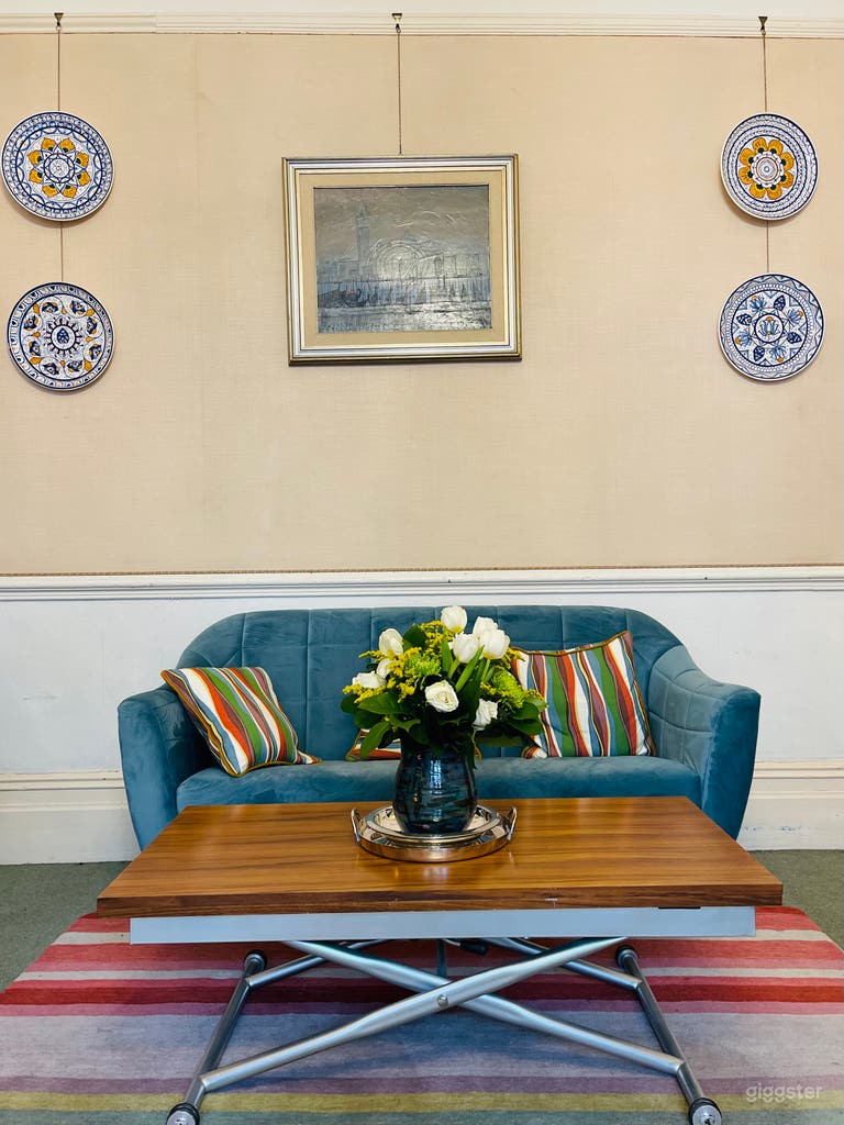  Victorian period living room 