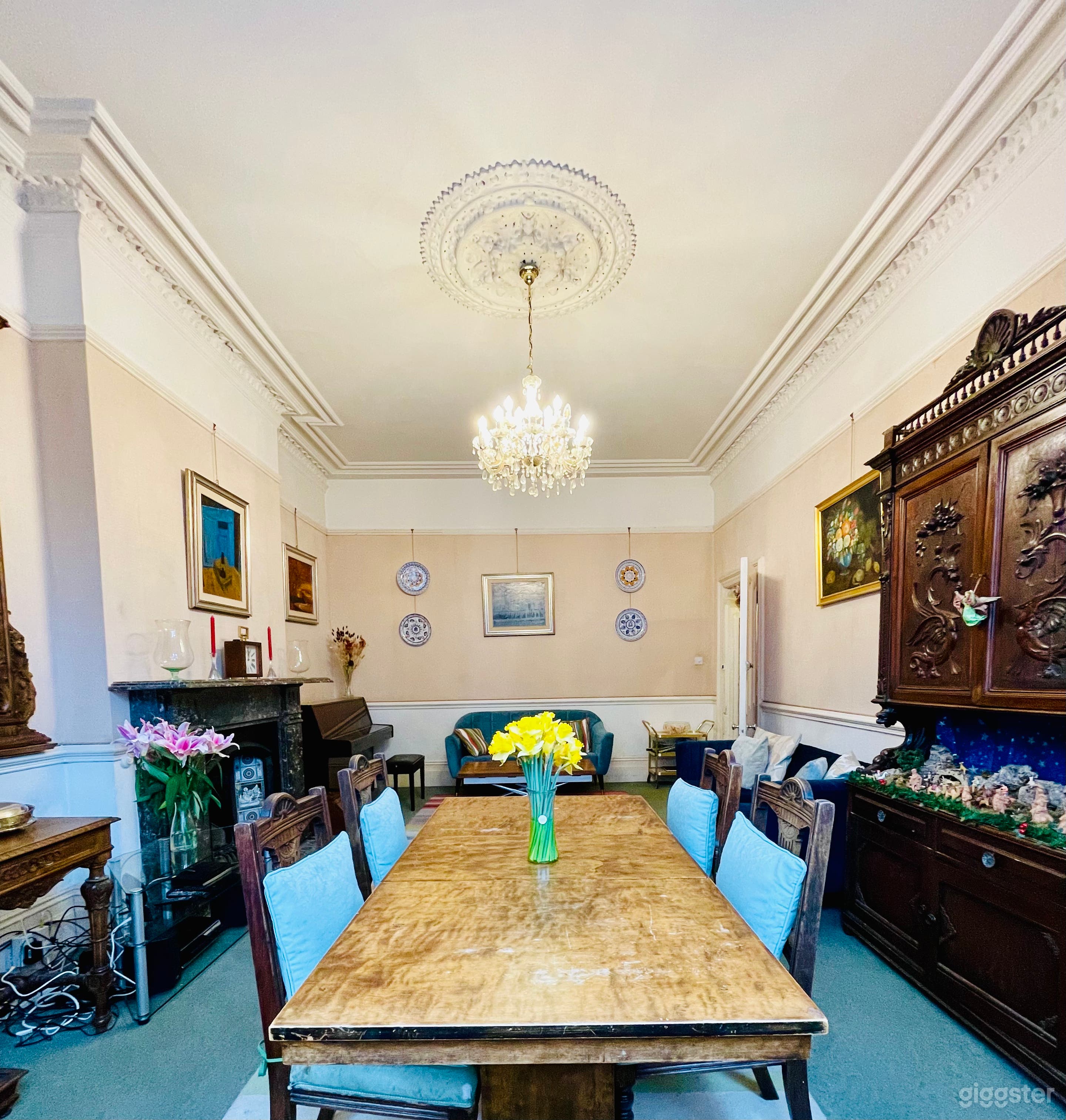 Victorian period living room Photo 3