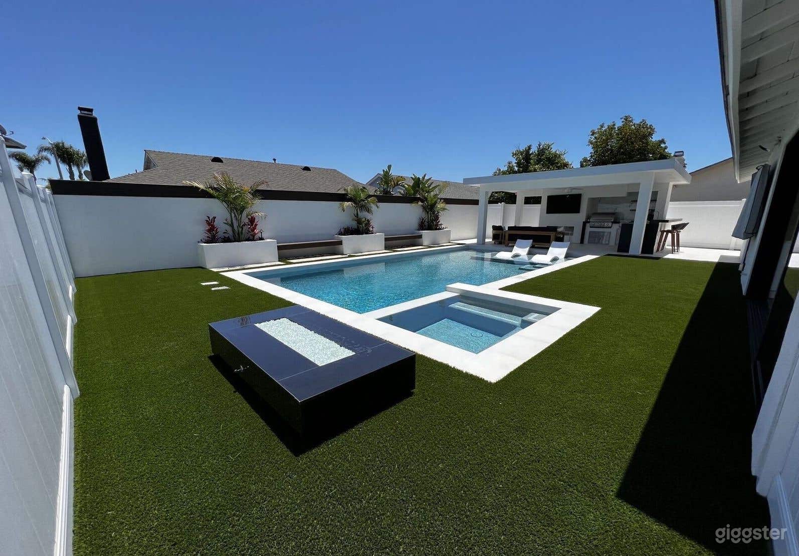 Pool in a Seabreeze-kissed Modern Home Photo 3