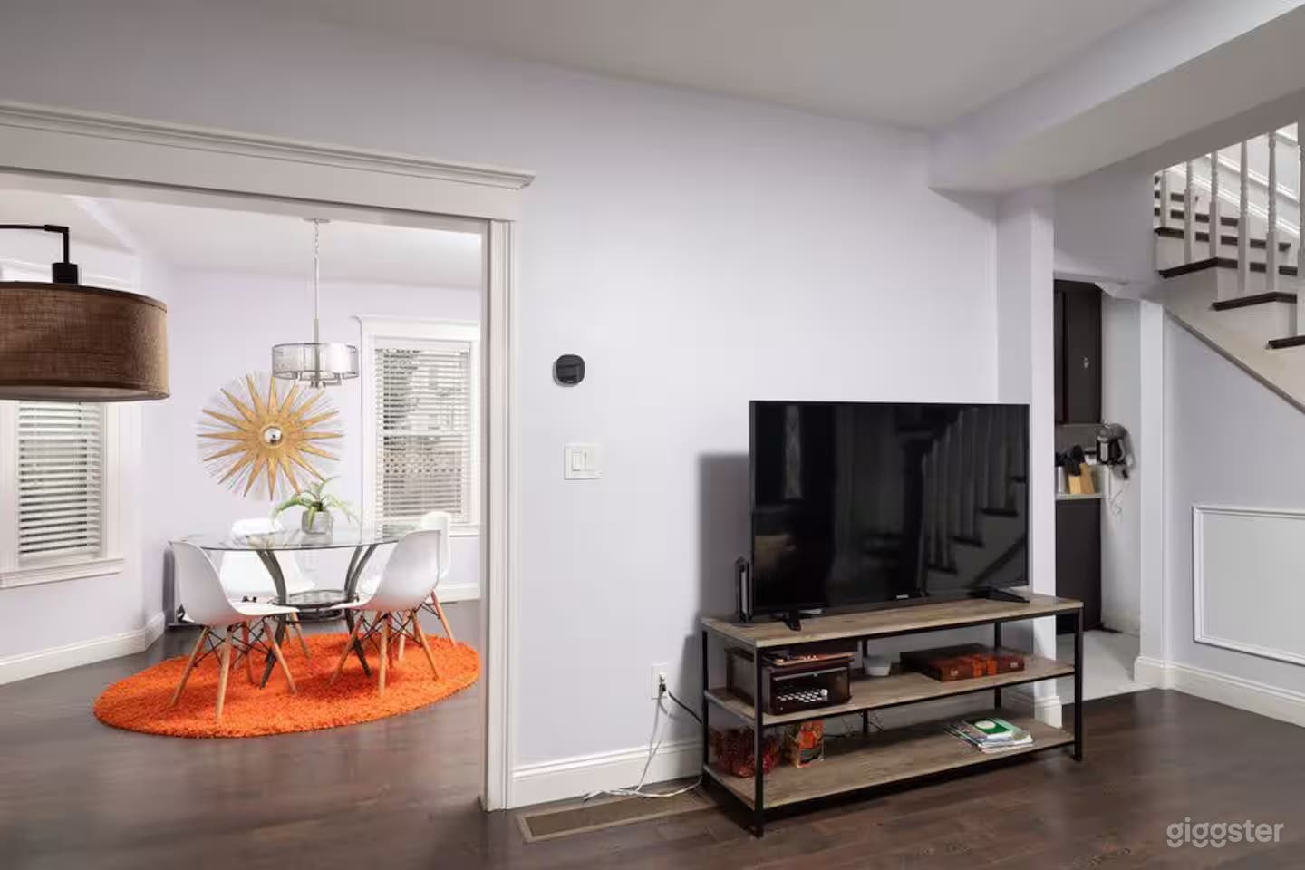 Modern Furnished Home near Boston Photo 4