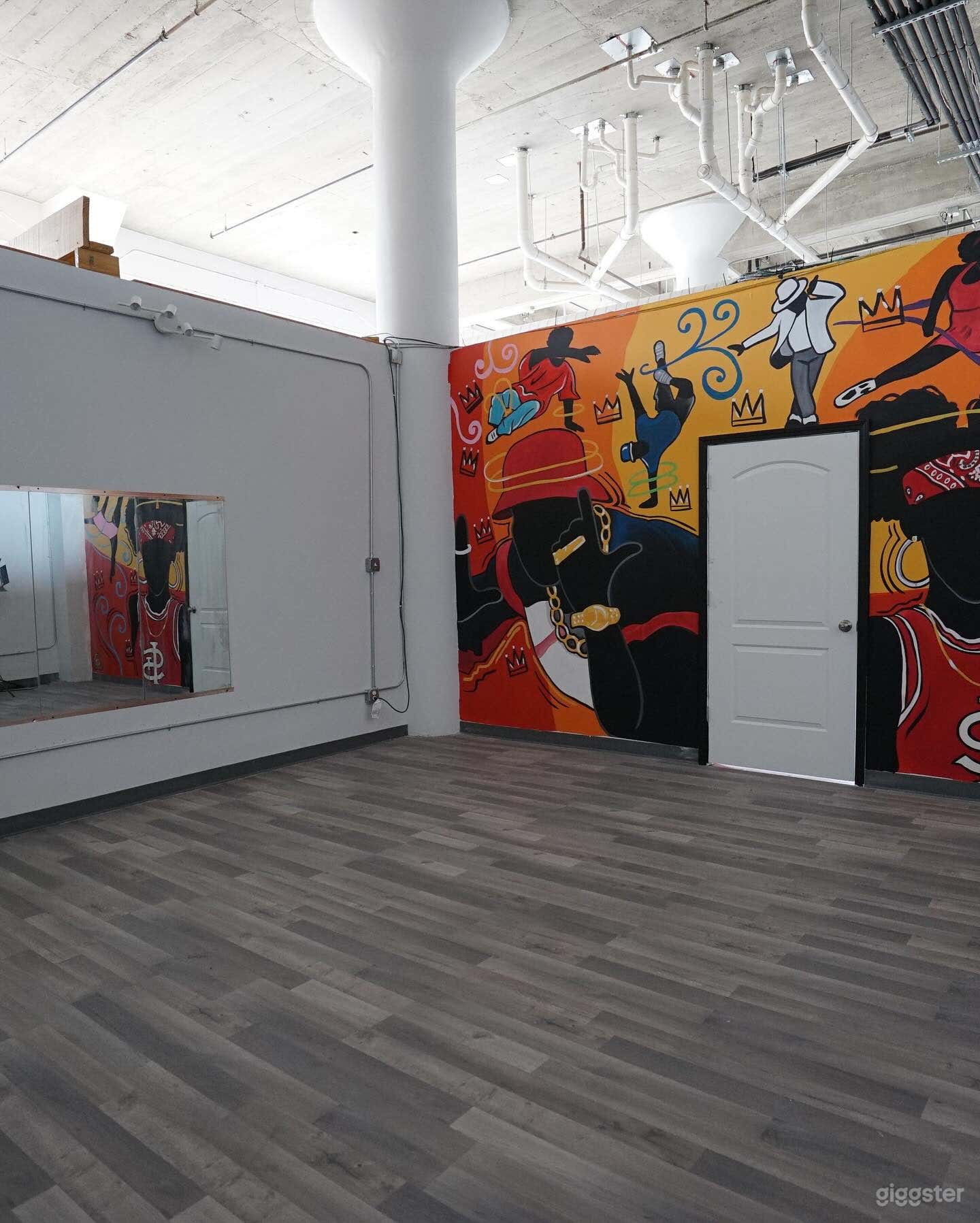 Vibrant Dance/Photography Studio Photo 3