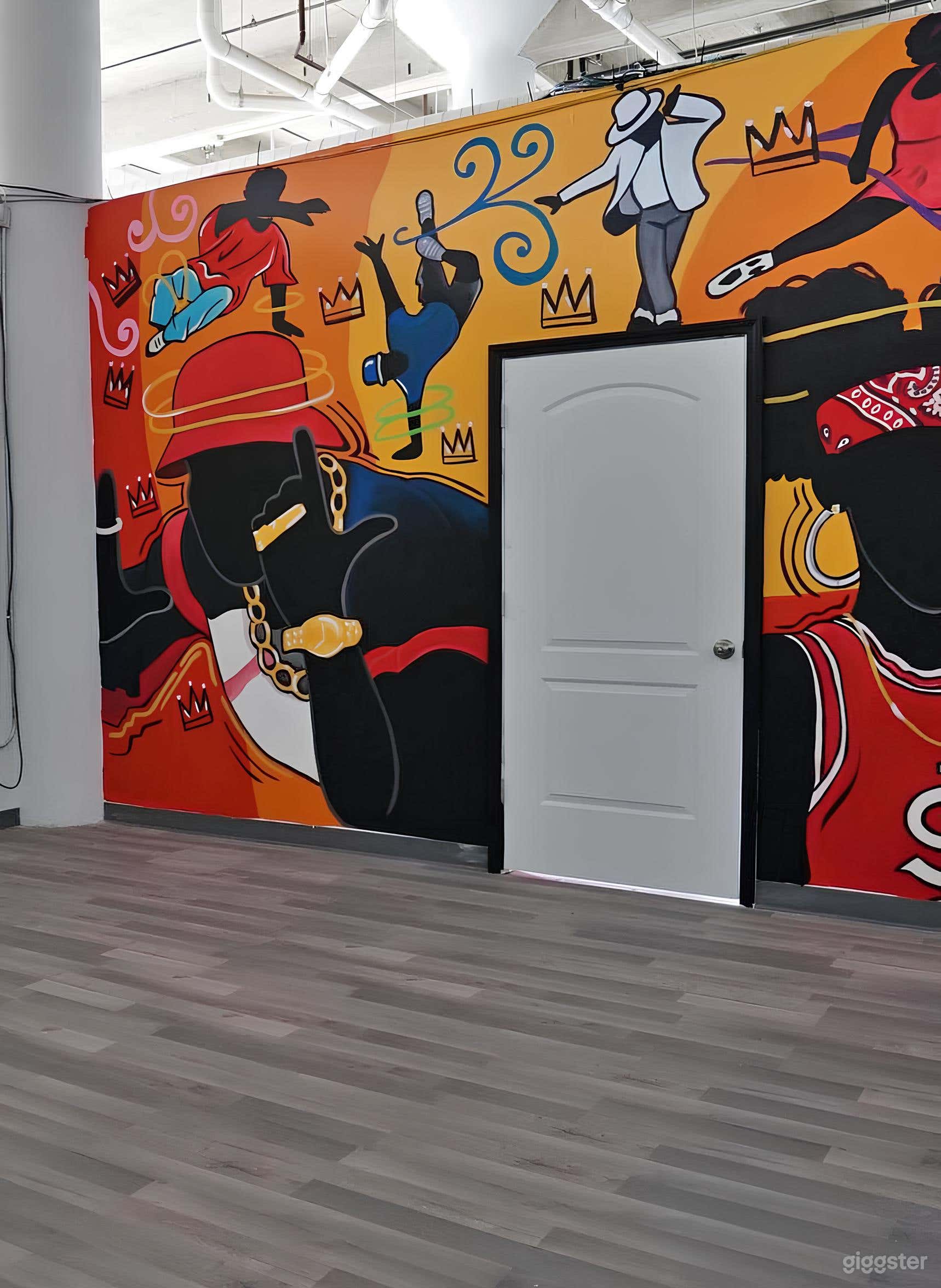 Vibrant Dance/Photography Studio Photo 4