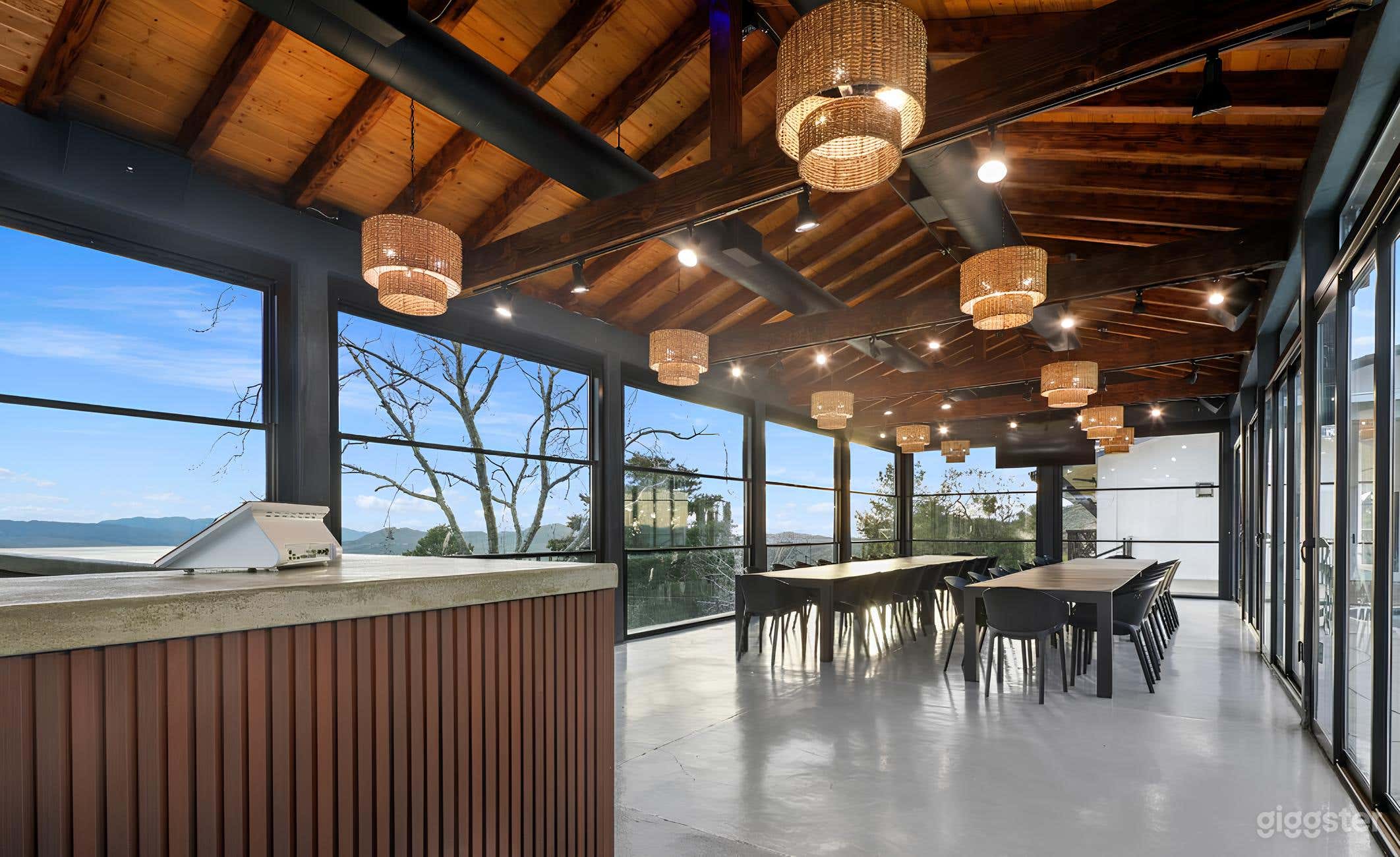 Luxurious Dining Space with Great Views Photo 2